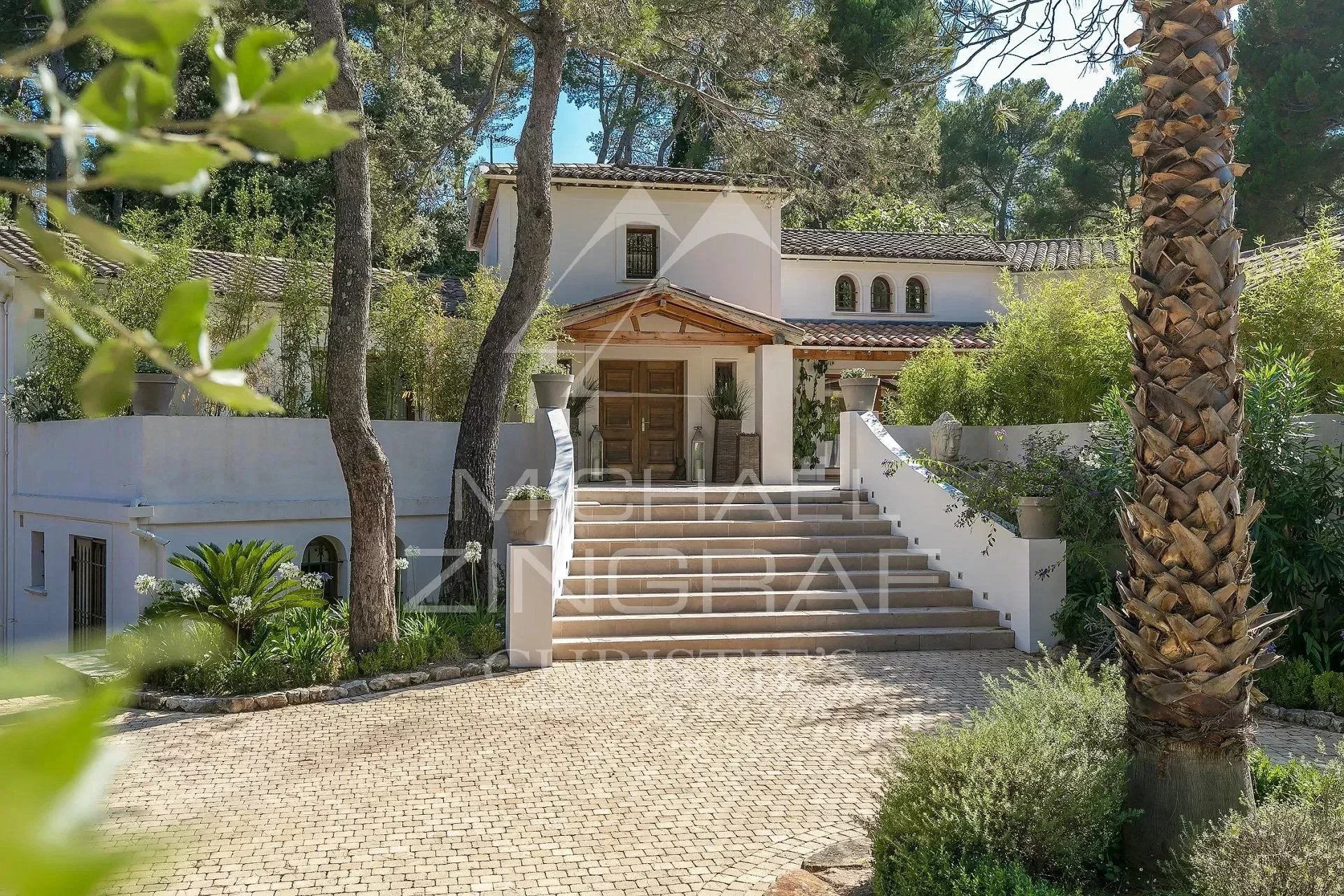 Mougins - Belle villa familiale dans un domaine fermé et sécurisé