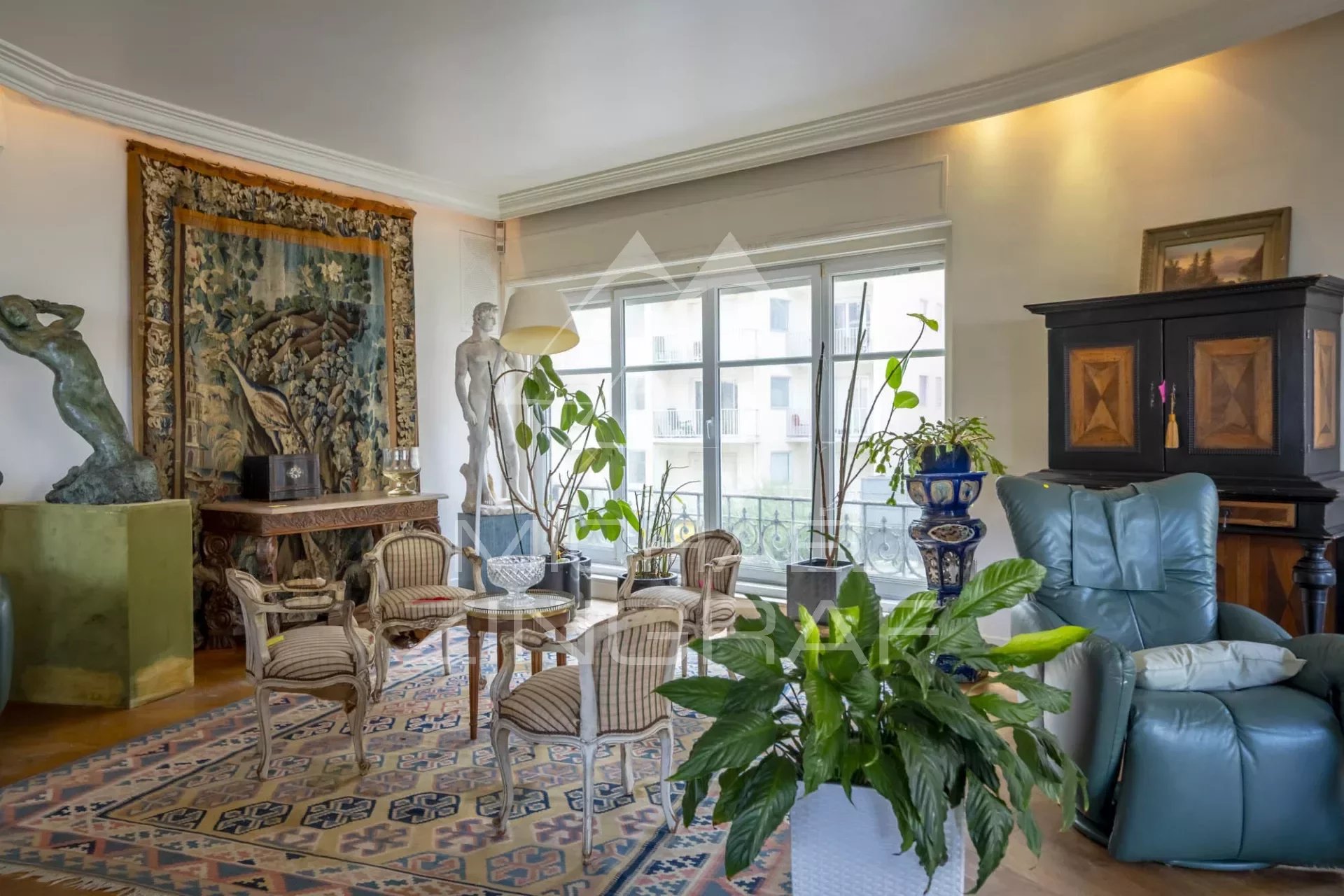 Sublime frontline flat with sea and Palace views heart of Biarritz