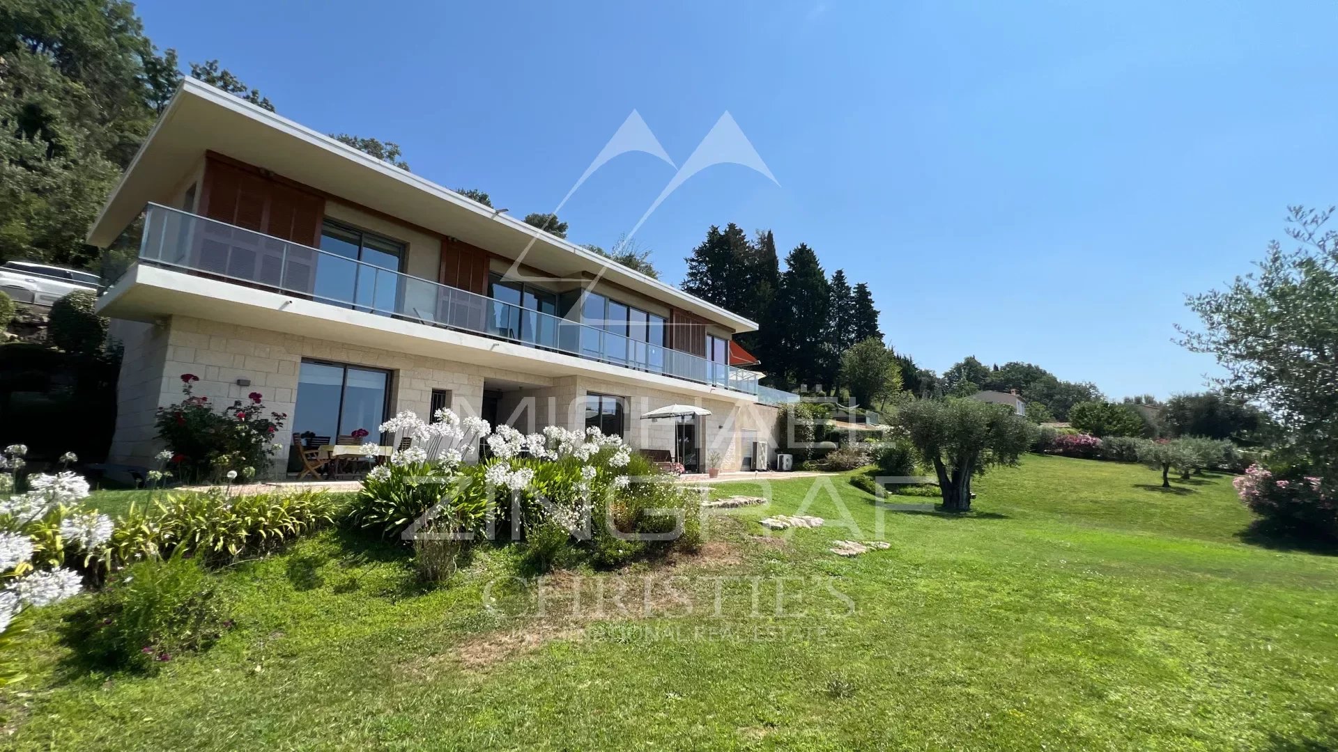 Close to Saint-Paul-de-Vence - Superb property with panoramic view