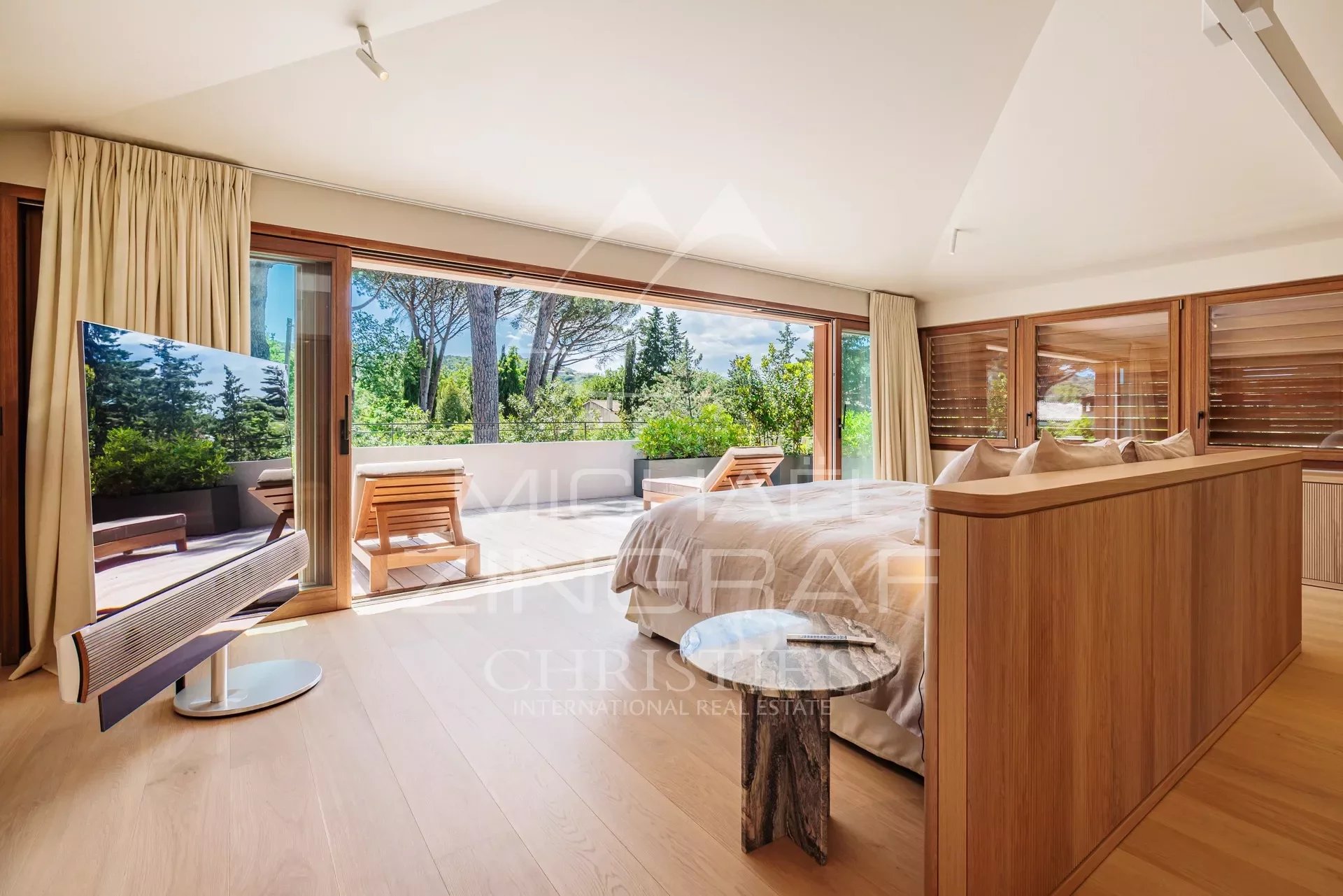 Saint-Tropez - Elegant new villa