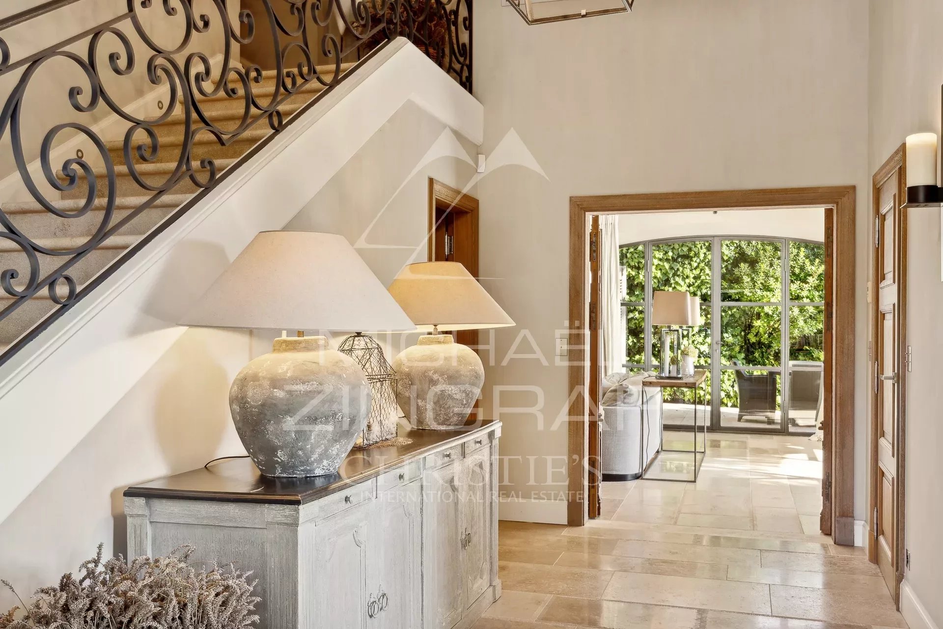 Mougins - Superb stone farmhouse