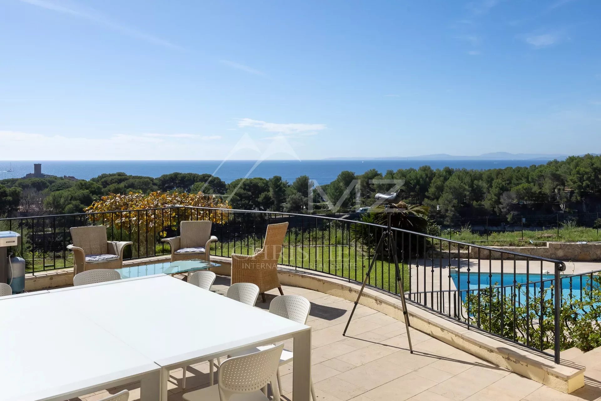 Villa Saint-Raphaël - between Cannes and Saint-Tropez - sea view