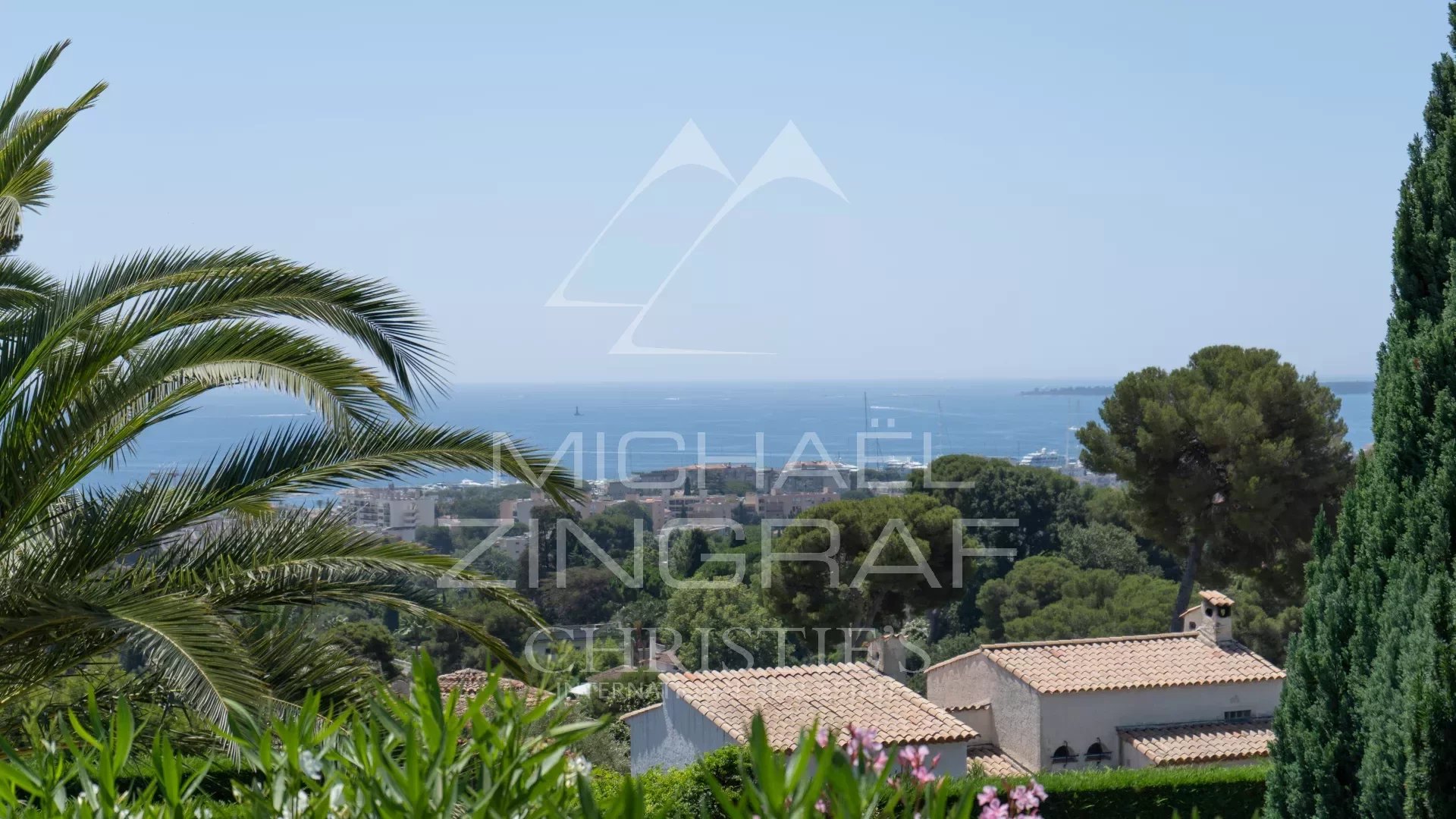 Contemporary Property  panoramic Sea view in Prestigious Estate.