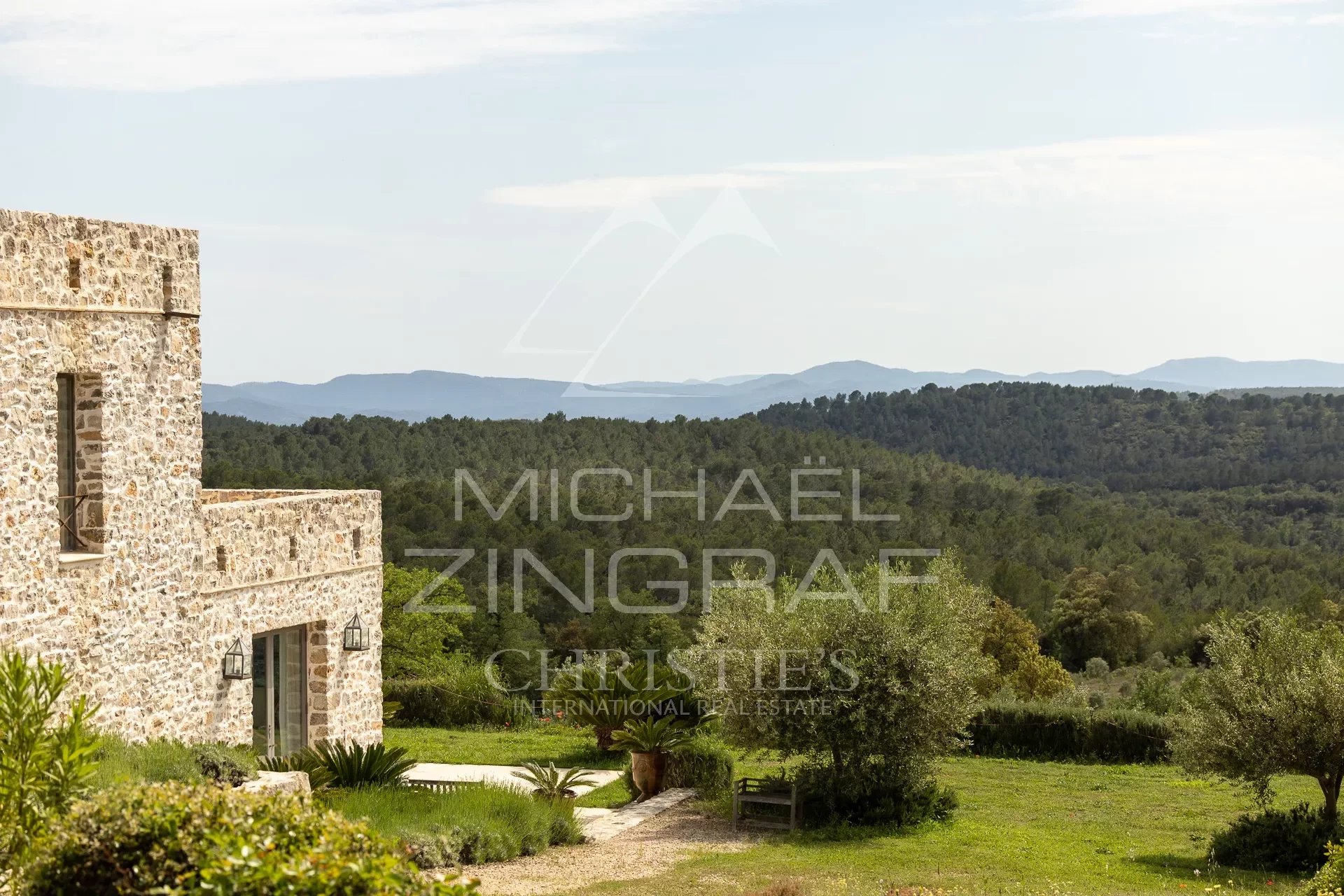 Renovated bastide dating from the 16th century