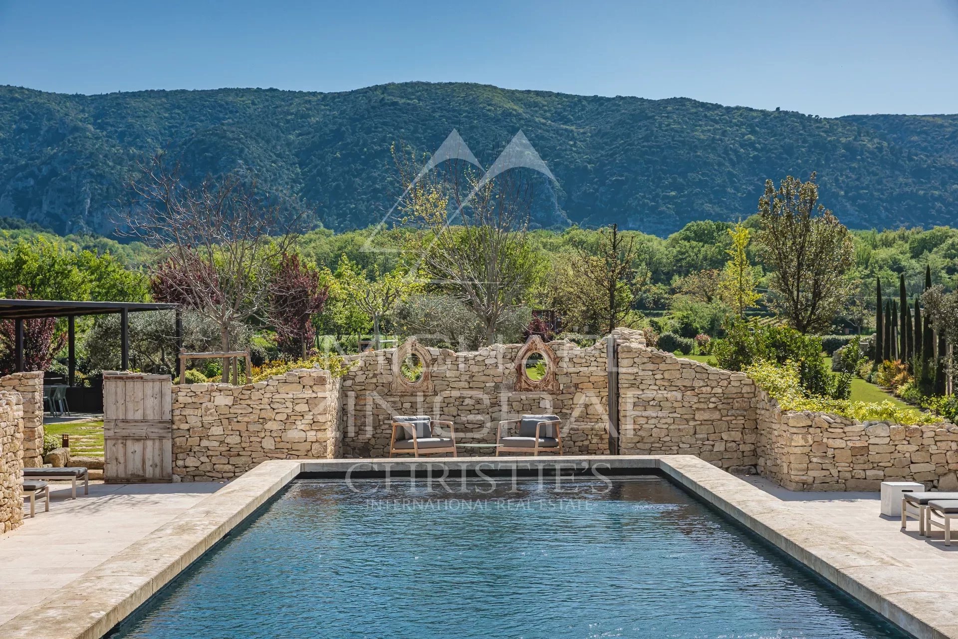 Exceptional property in the heart of the Luberon