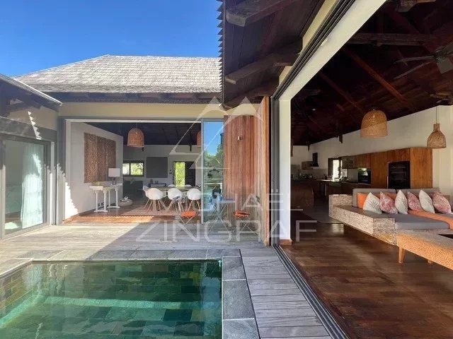 Balinese-Style Villa in Pereybere