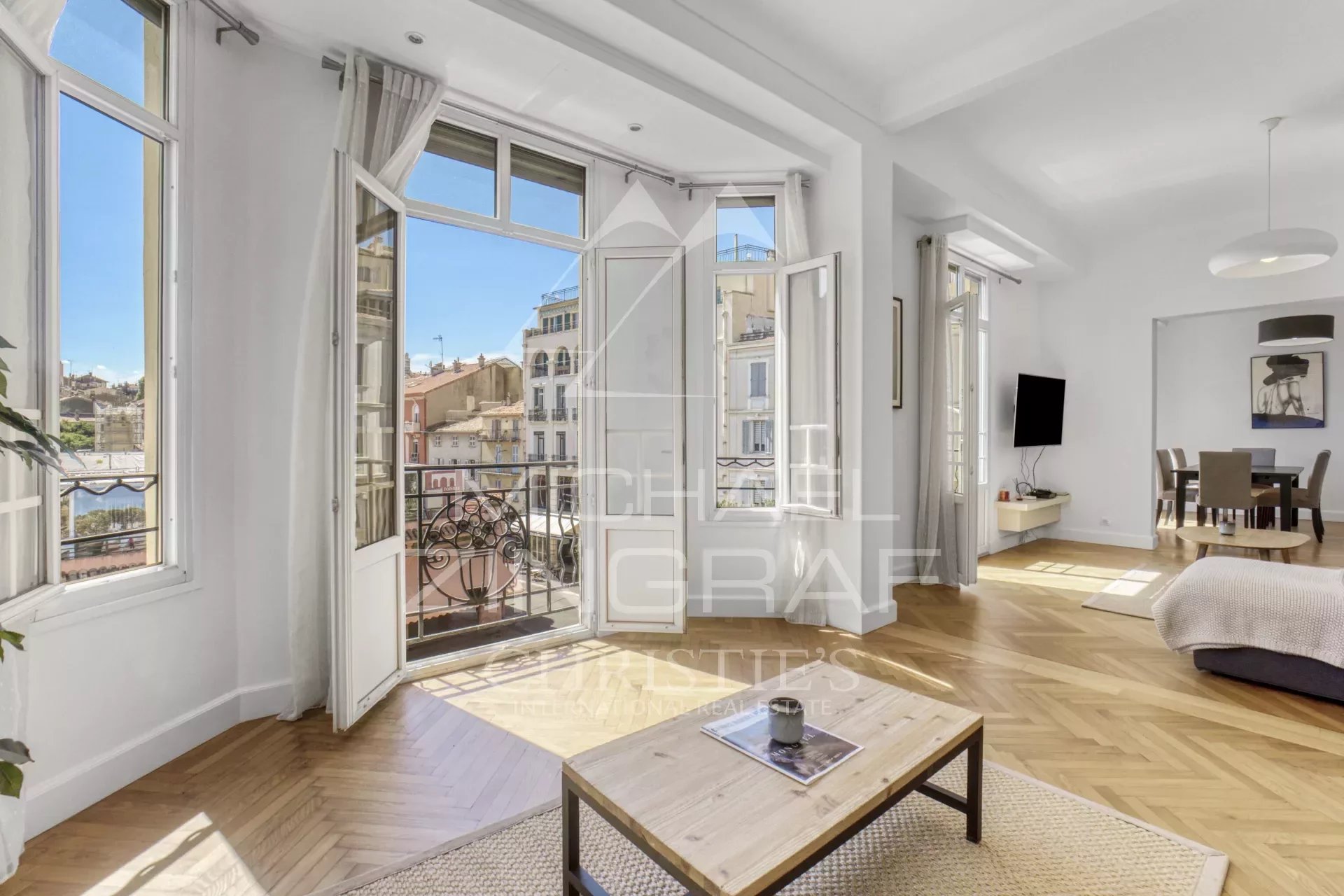 CANNES CENTRE - VIEUX-PORT. BEL APPARTEMENT BOURGEOIS 5 PIECES