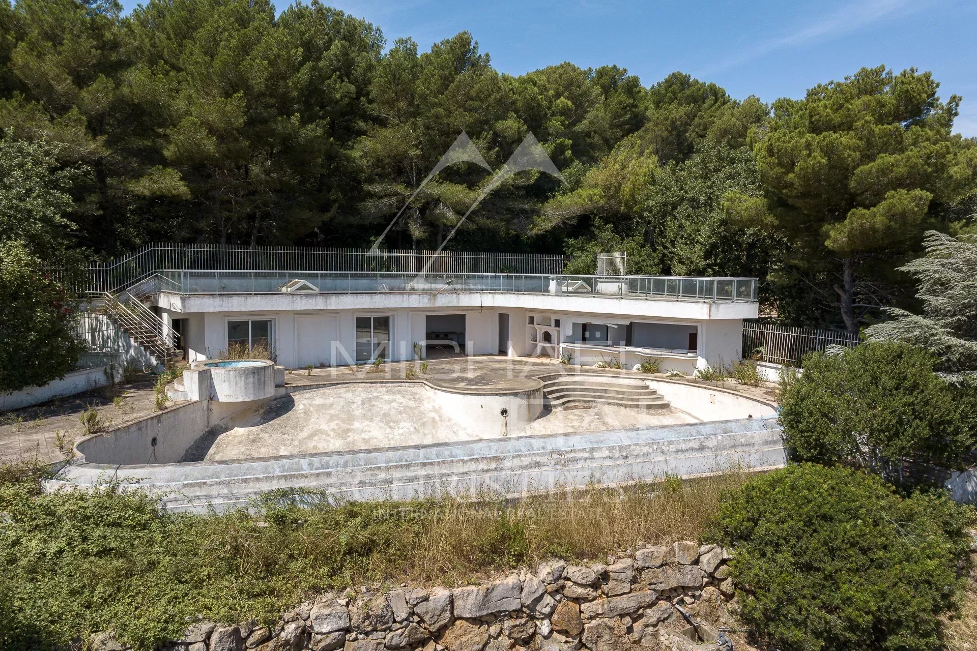 Vallauris - Two contemporary villas to finish - Panoramic sea view