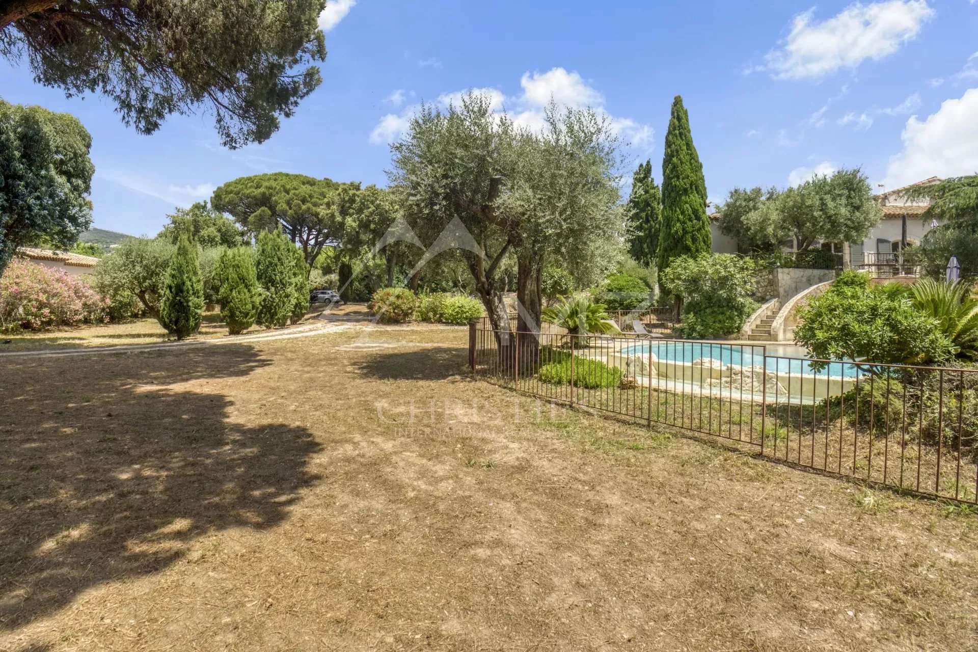 VILLA MIT POOL - STRAND ZU FUSS - GRIMAUD