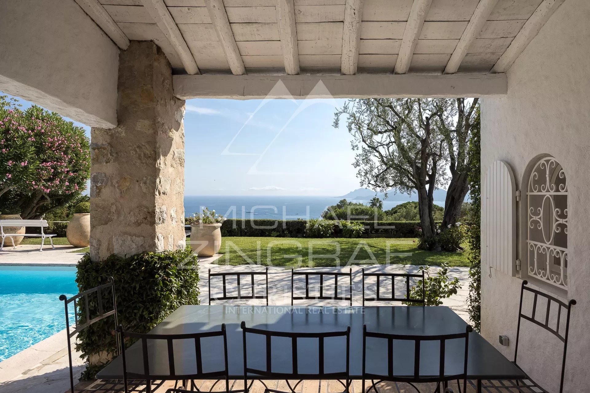 Cannes - 4 bedrooms sea view villa