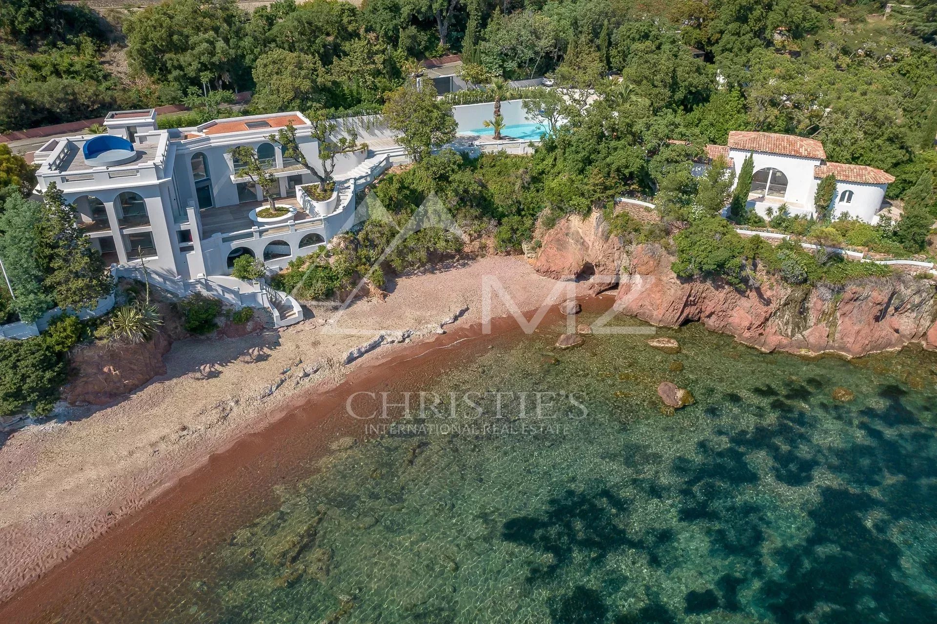 Proche Cannes - Villa pieds dans l'eau