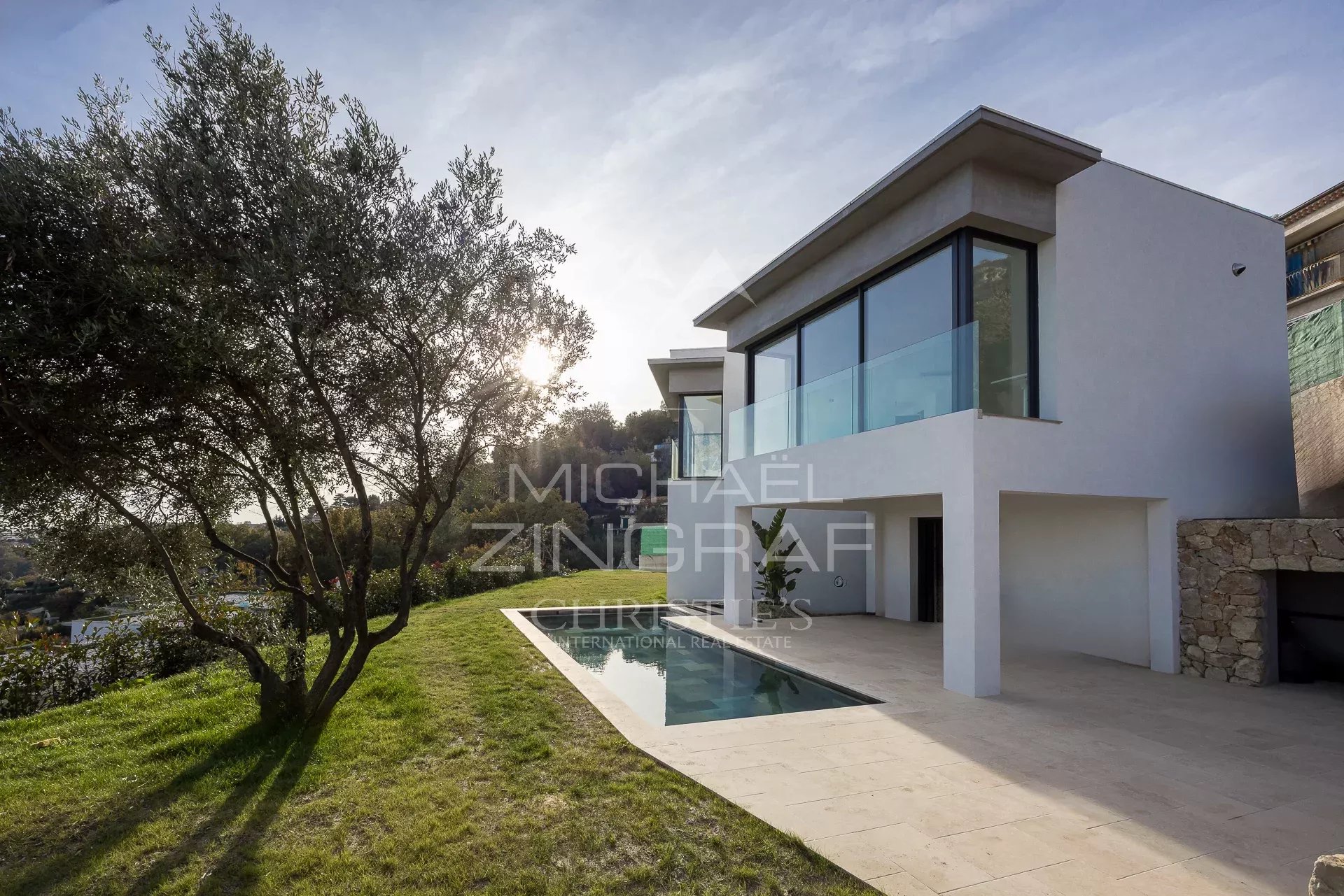 Modern property with panoramical sea and mountain view