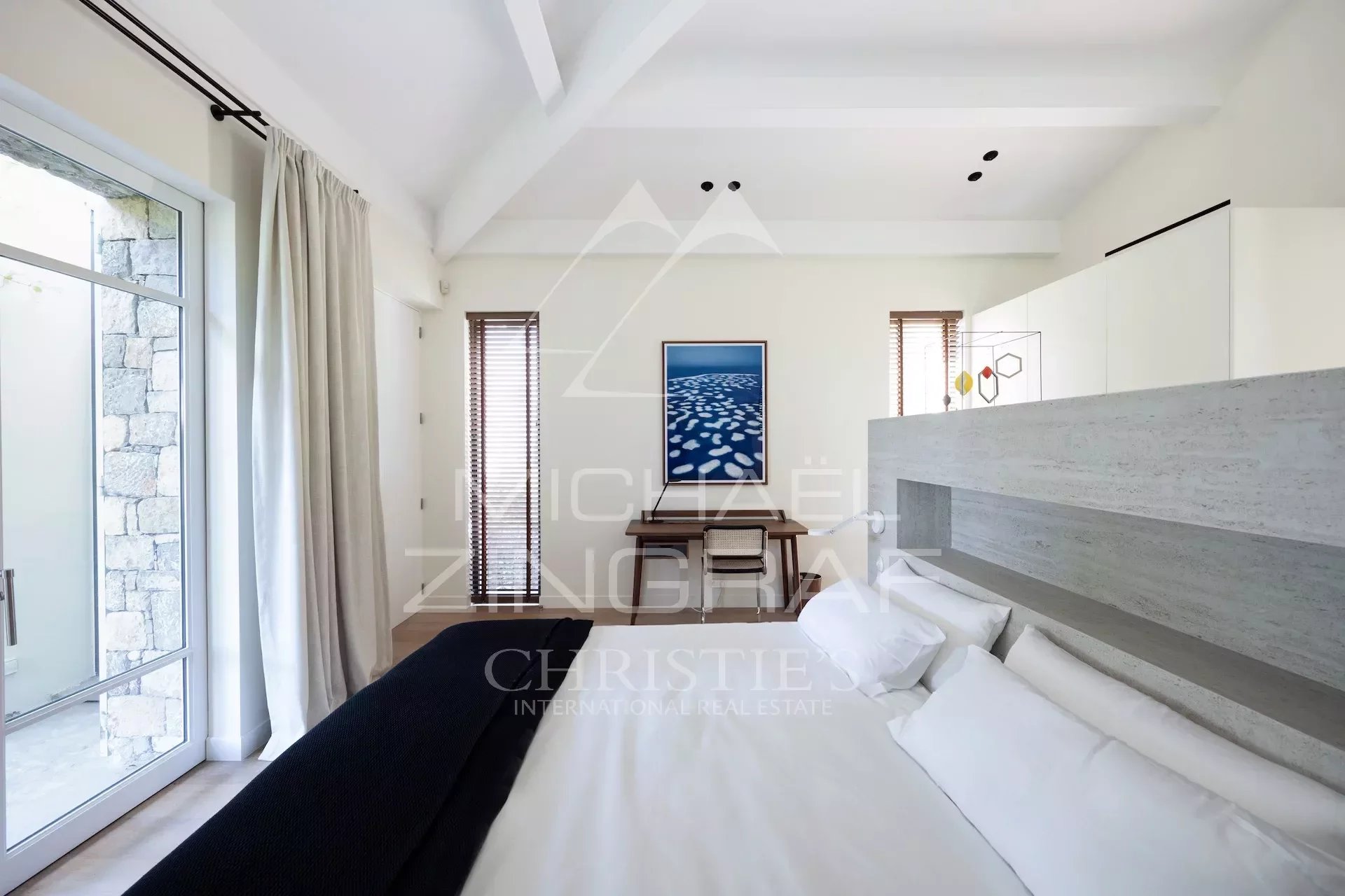 Close to Cannes - superb 4 bedroom villa