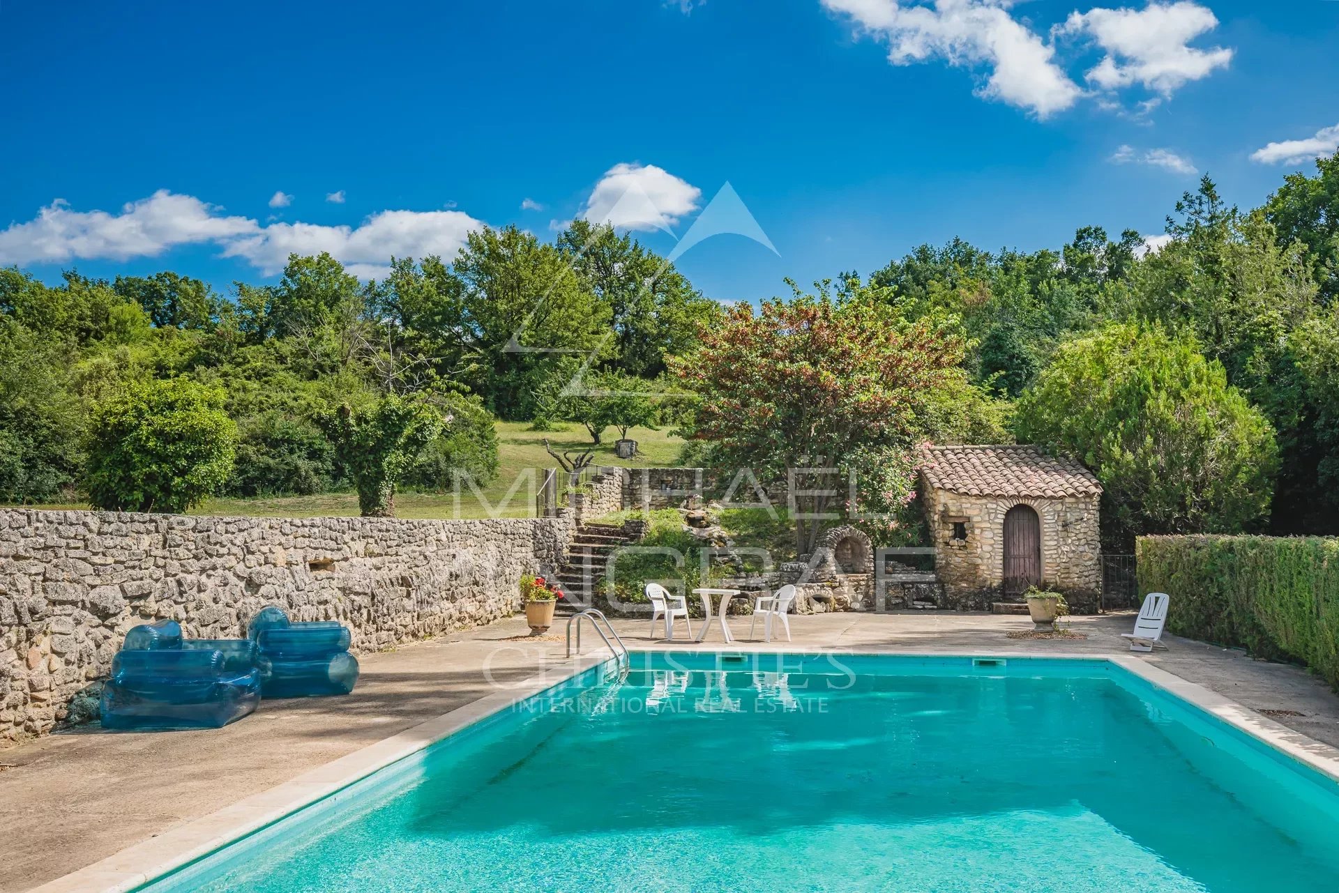 Charmantes Haus aus den 1920er Jahren mit herrlichem Blick im Luberon