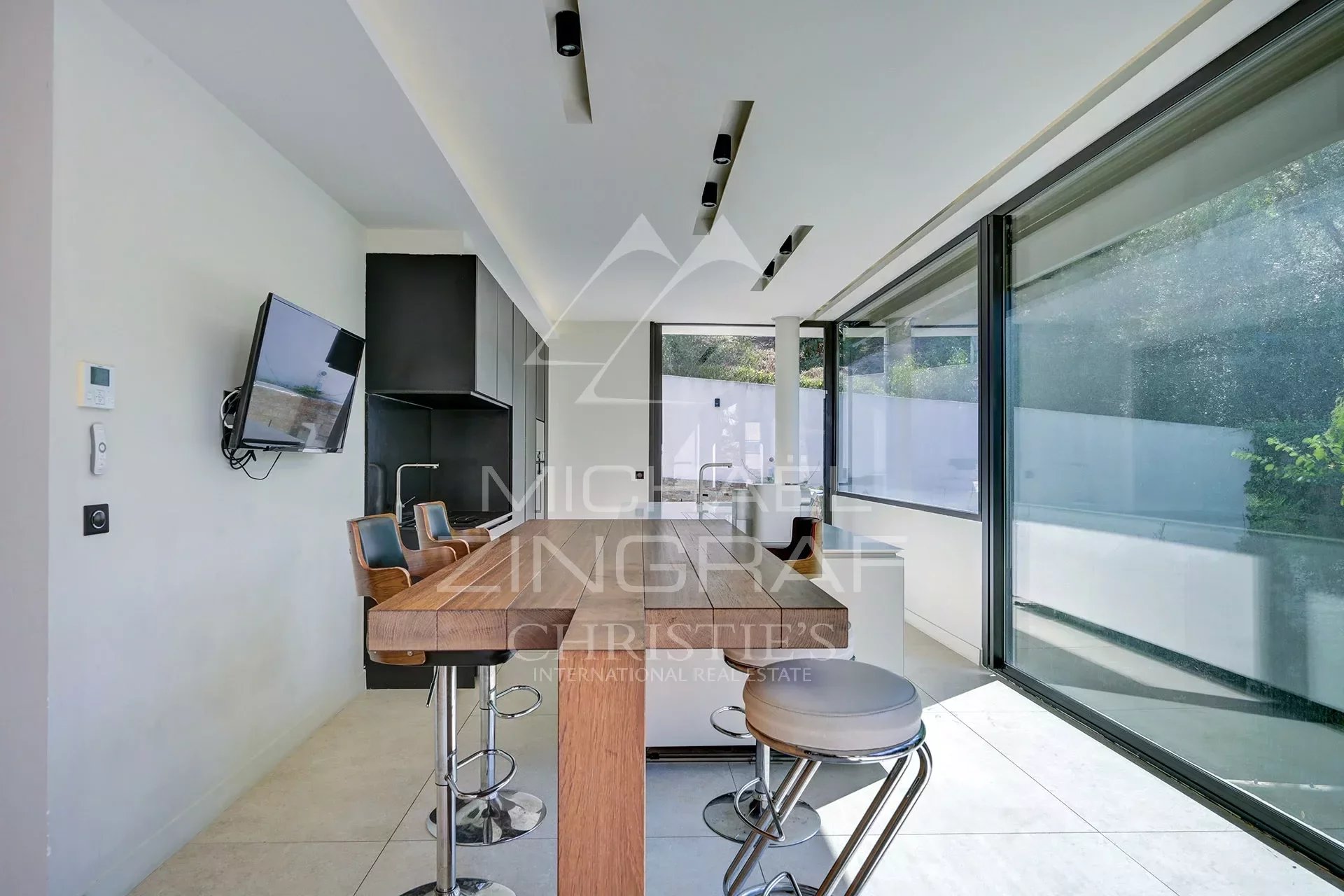 Sole agent, Marseille 8th, Contemporary Villa with swimming pool