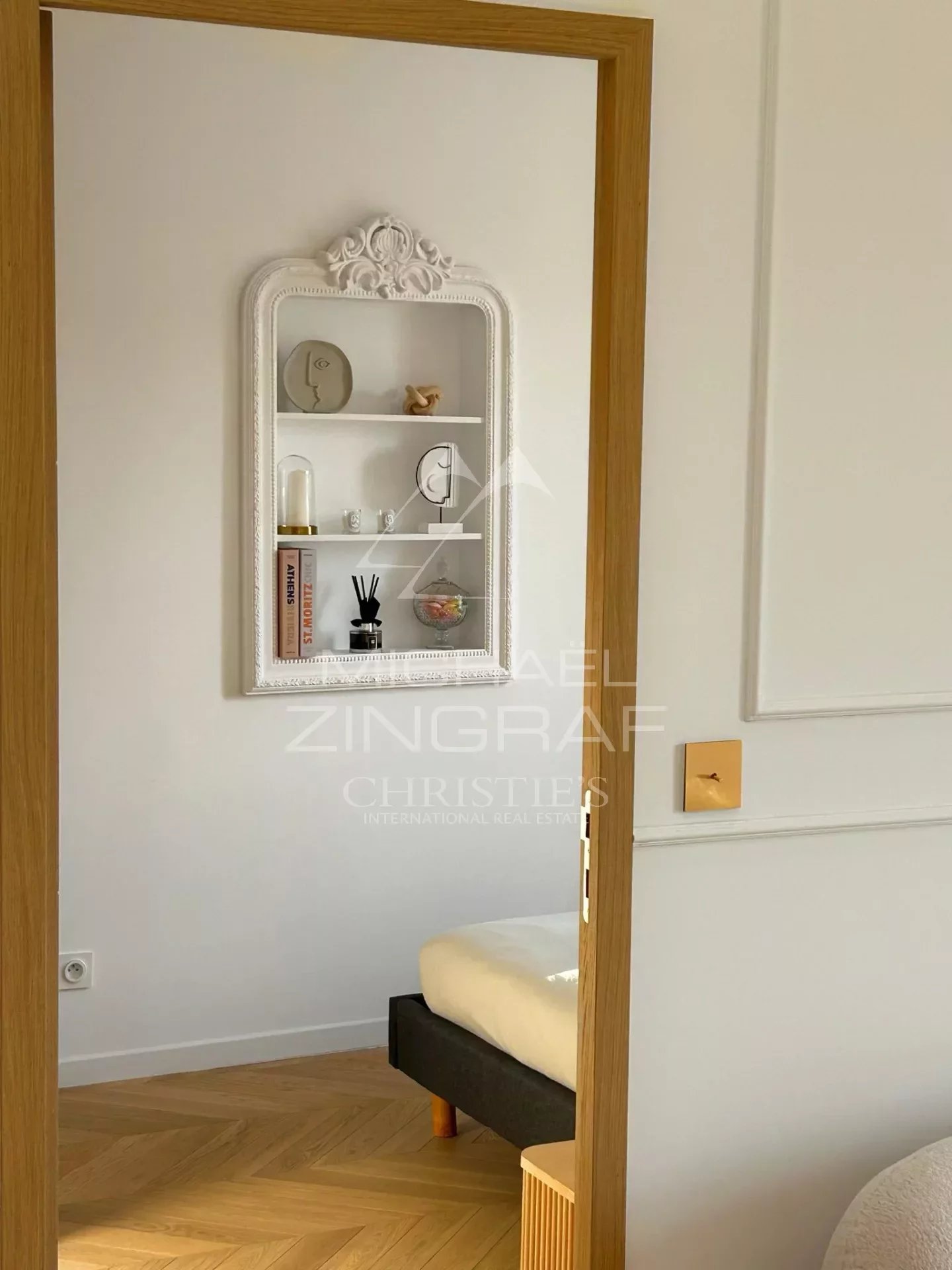 Stunning 3-Bedroom Loft-Style Apartment - Old Town Antibes