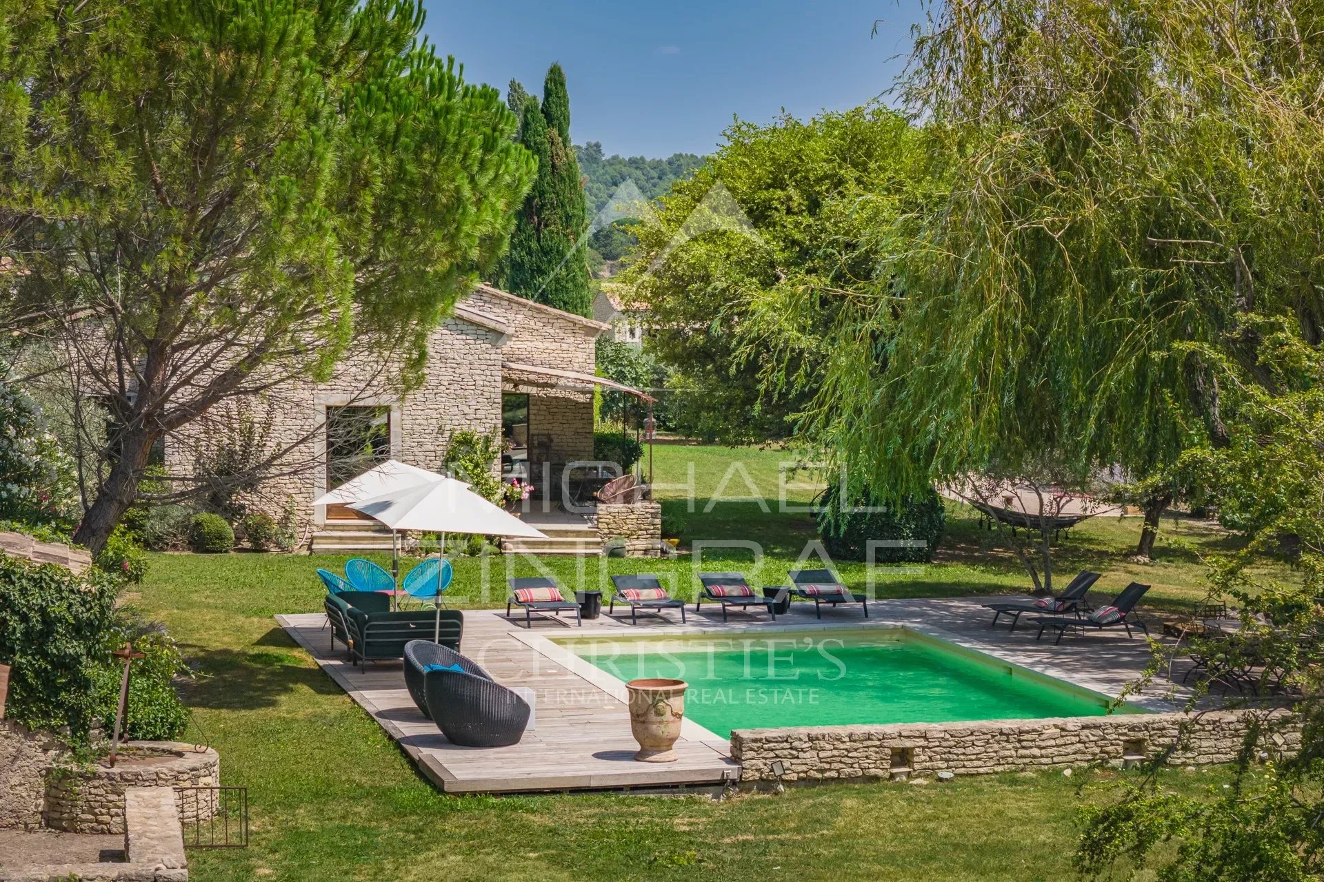 Gordes: Wunderschöne Villa aus Stein