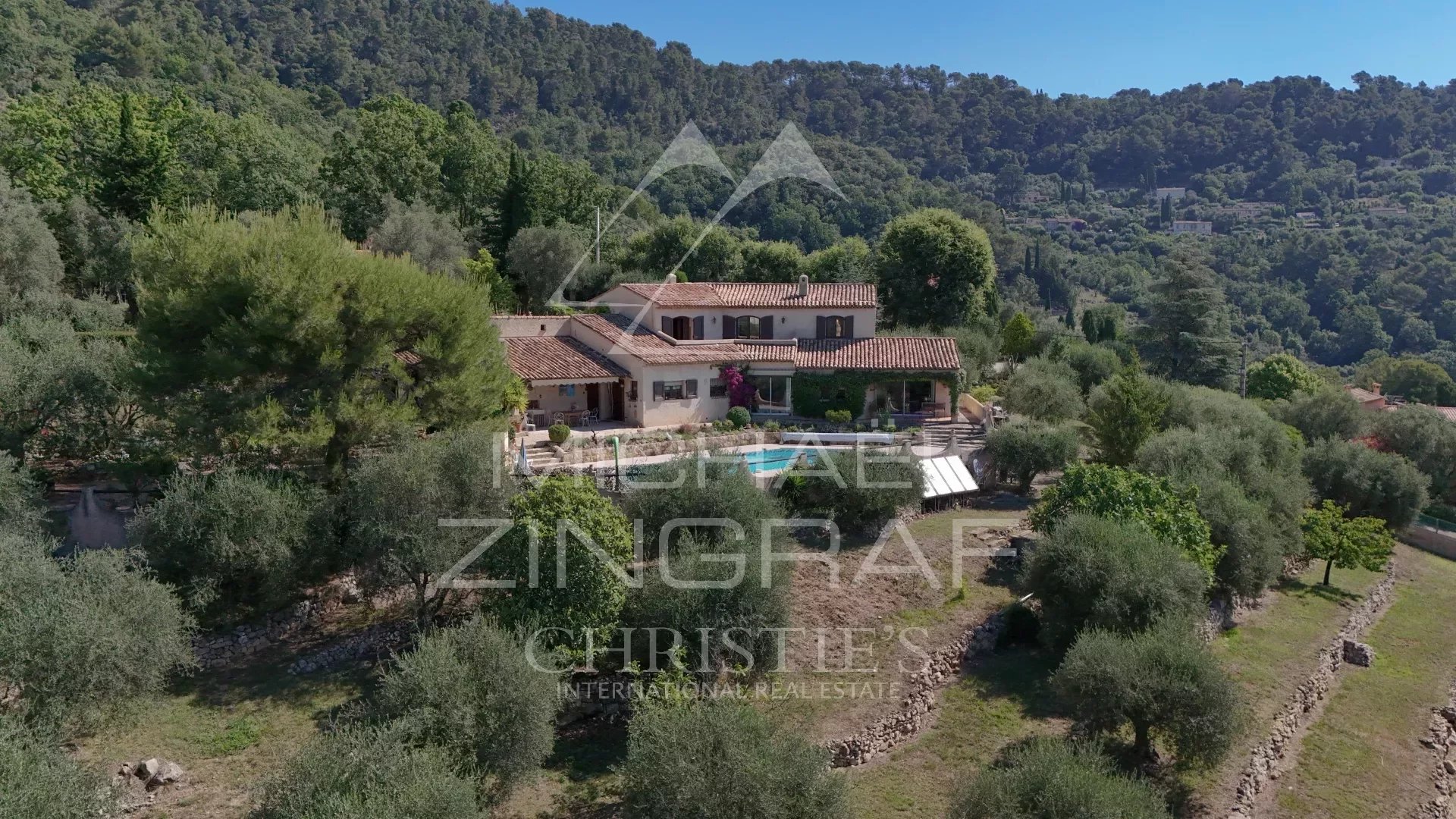 7/8p villa in a quiet area with sea and olive grove view