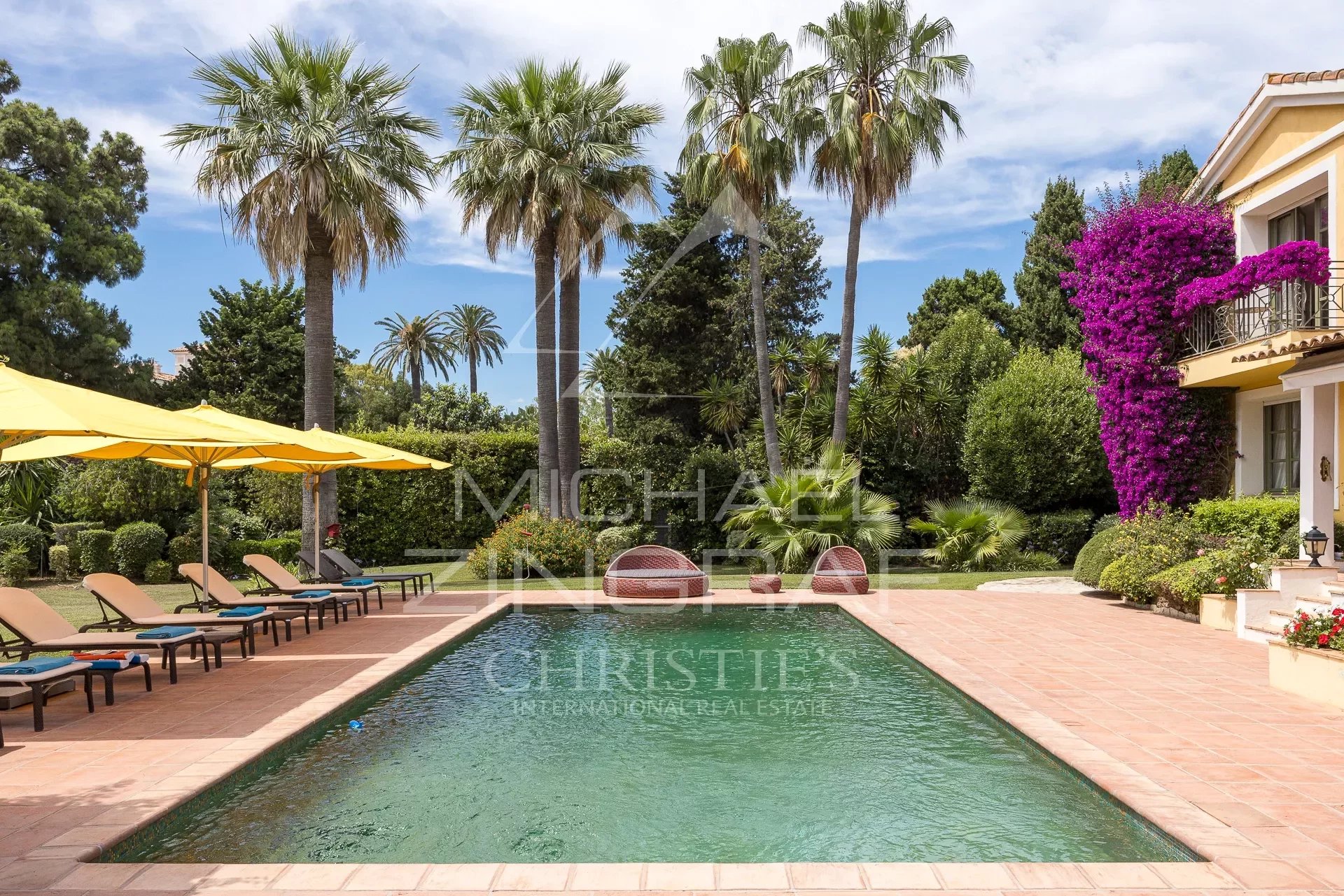 Exclusive Domain Properties in Cap d'Antibes west side with 4873 m2 landscaped park