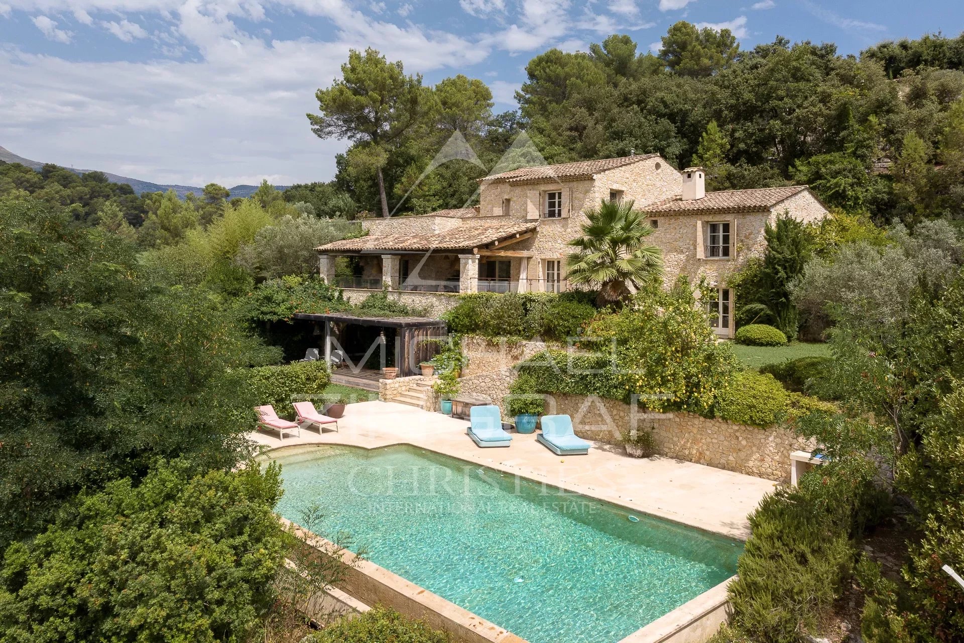 Close to Saint-Paul-de Vence - Exceptional property