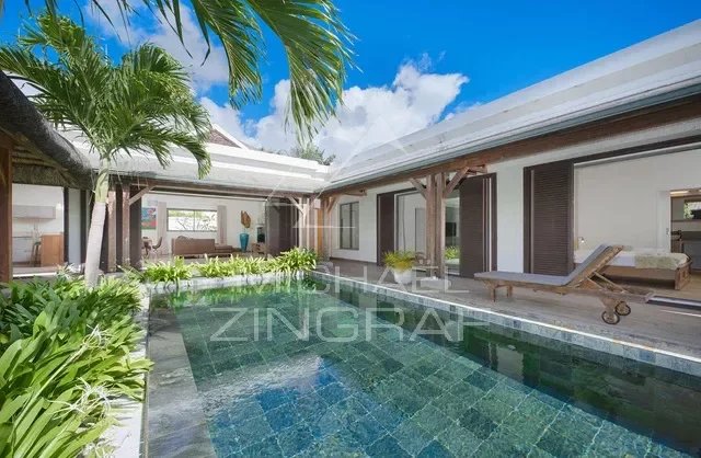 Luxurious 4 -bedroom villa in Pereybere