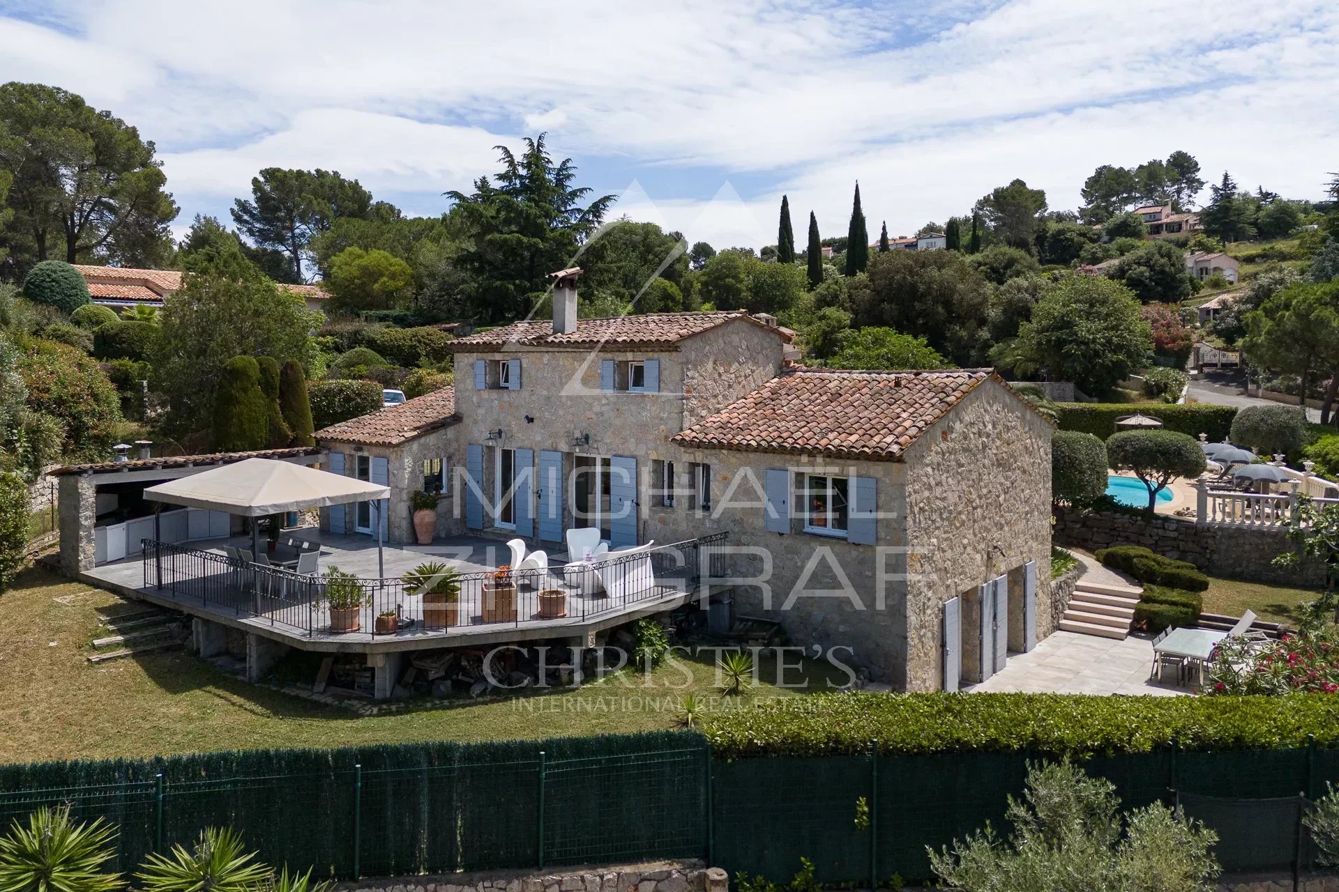 Villa plein soleil avec appartement annexe et piscine