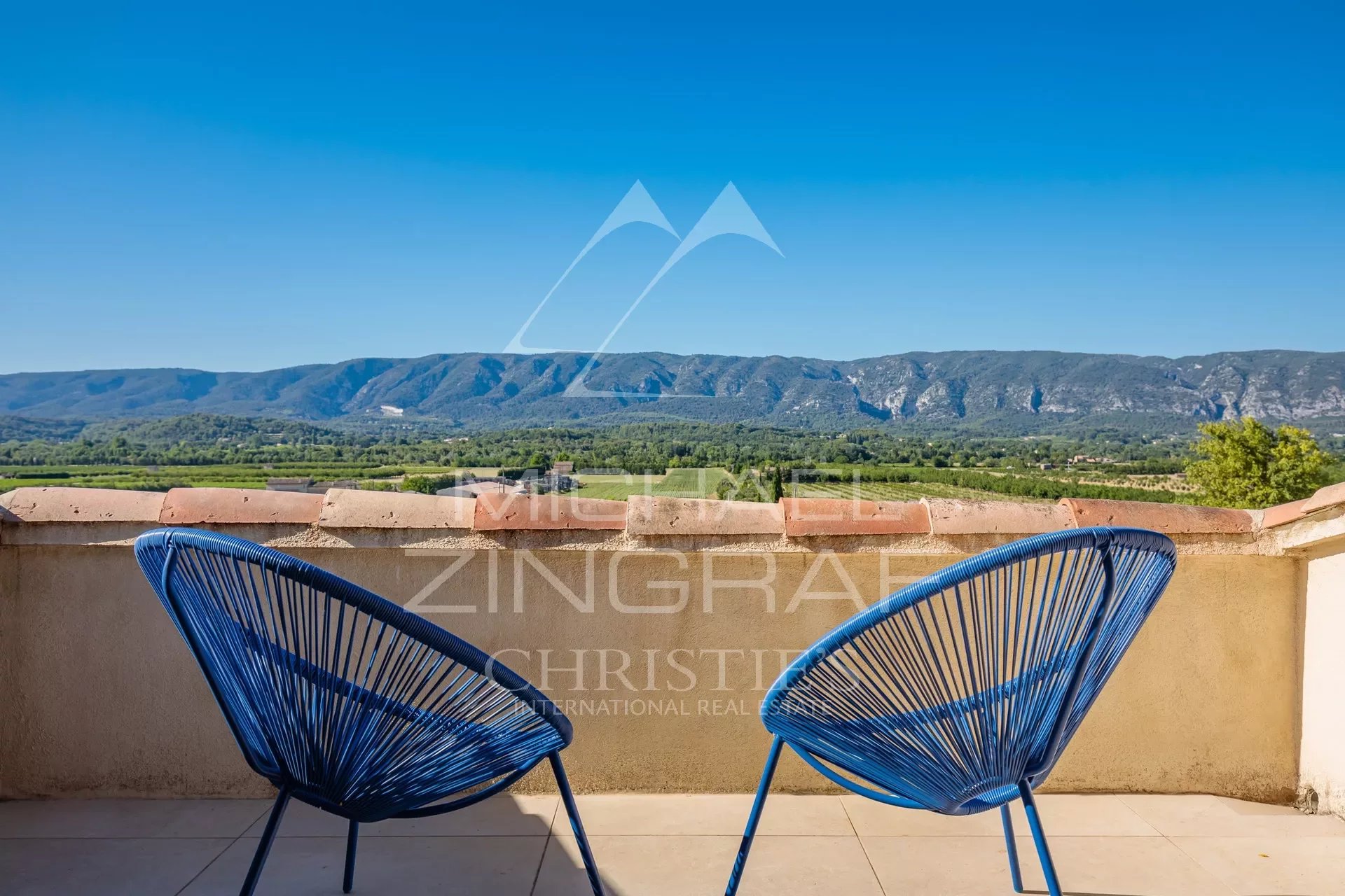 Gordes - Schönes Ferienhaus mit beheiztem Pool und außergewöhnlichem Blick auf den Luberon