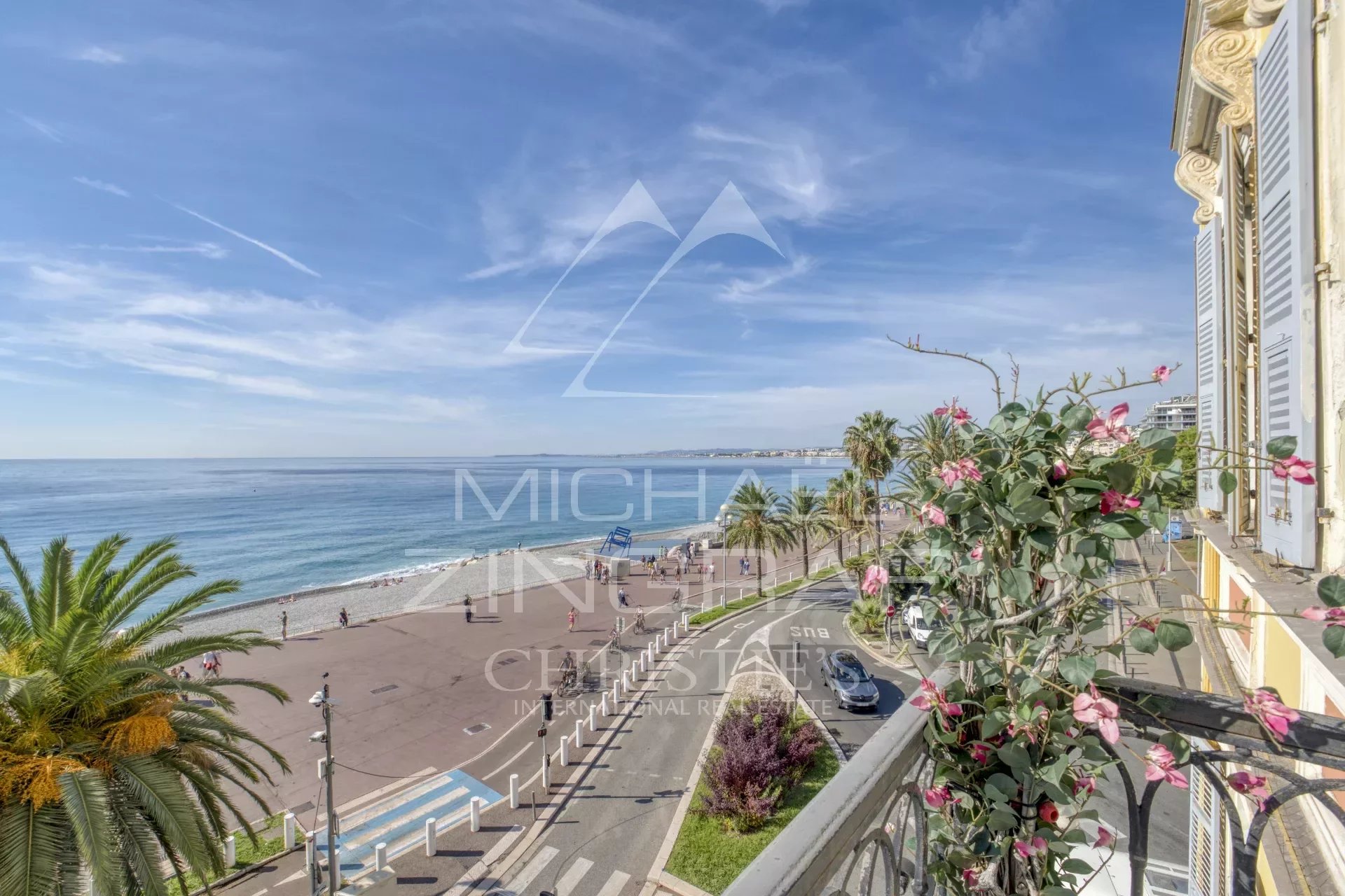 SUPERBE APPARTEMENT DE 4 PIÈCES AU CŒUR DE NICE