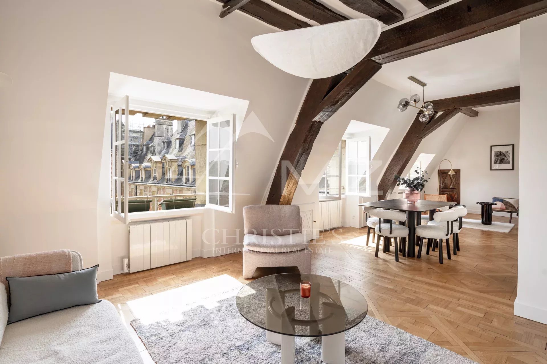 Apartment sale - Paris 75004 - Place des Vosges - Top floor - Renovated