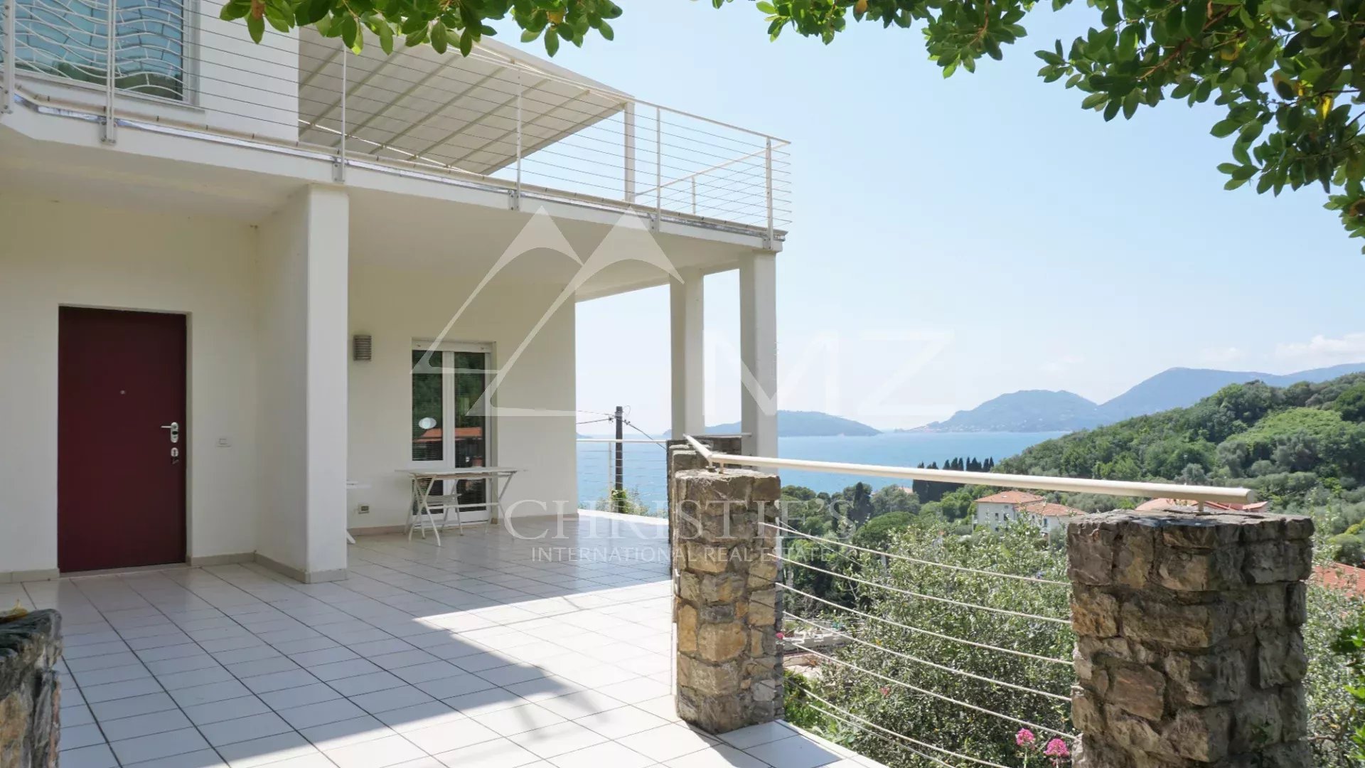 Elegant modern villa with large windows and sea view over the Gulf of Poets in Fiascherino, Lerici