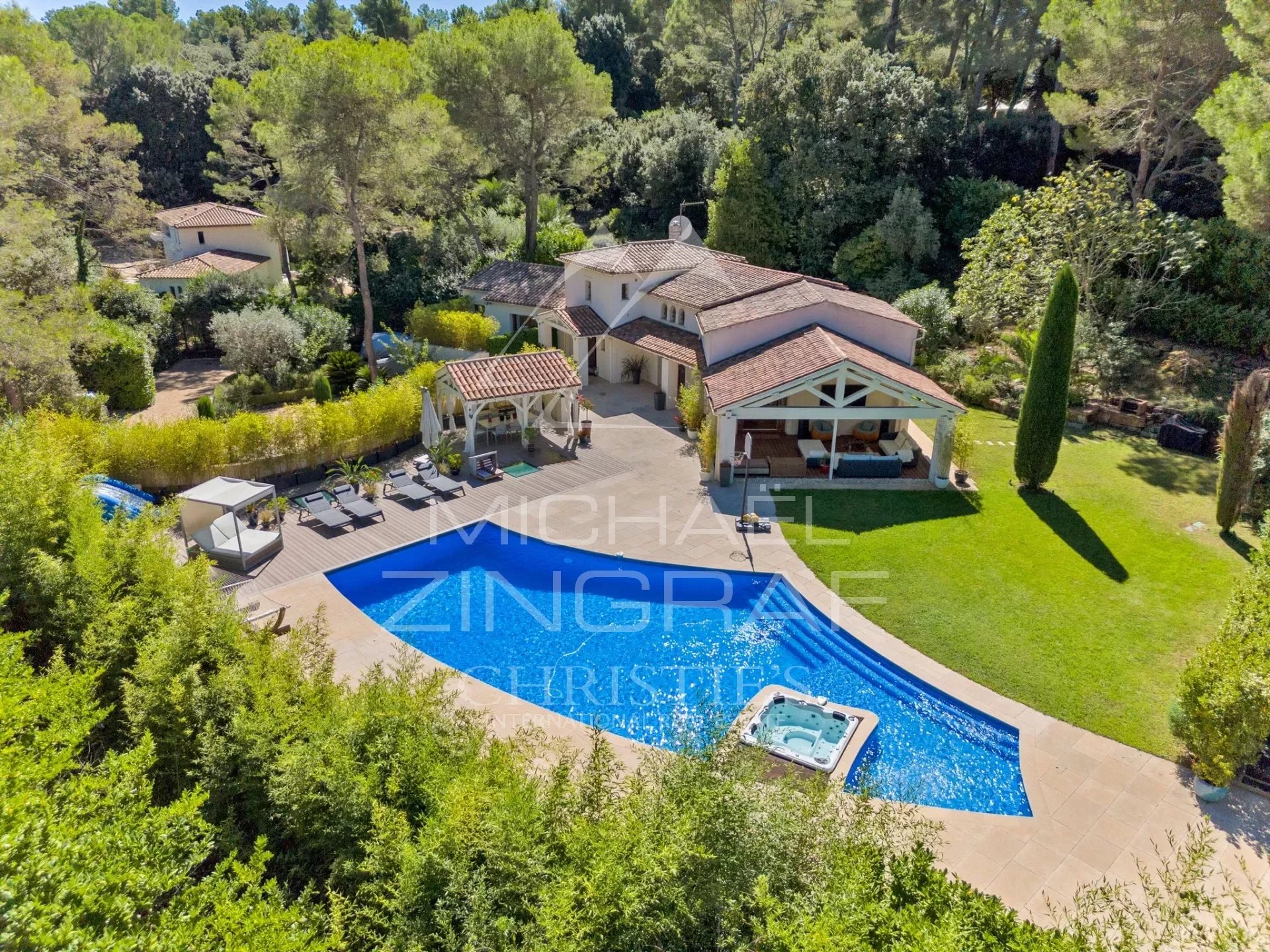 Mougins - Belle villa familiale dans un domaine fermé et sécurisé