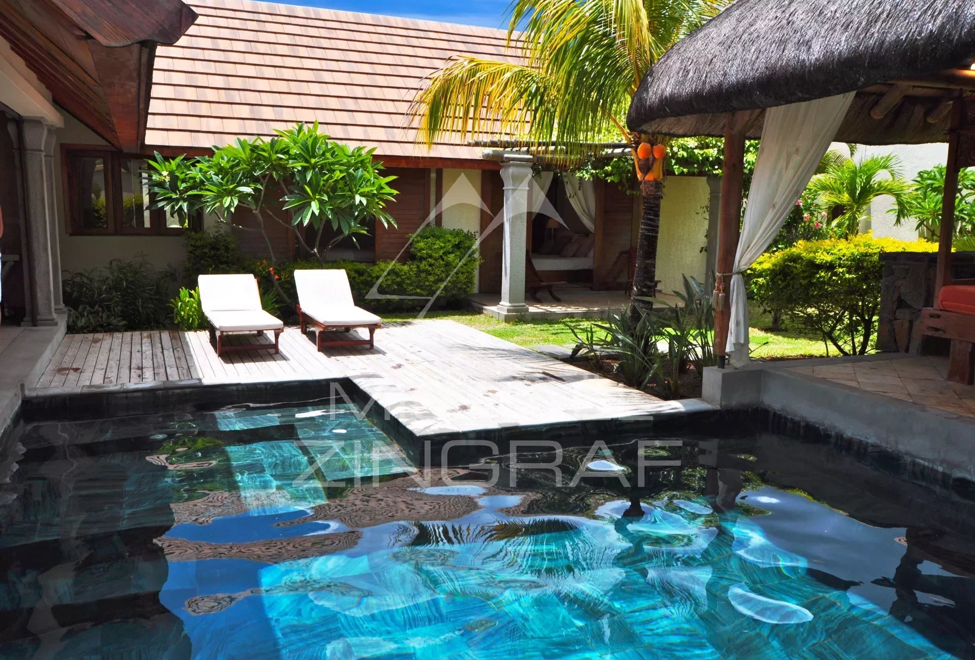 Balinese 4 -bedroom villa in Pereybere