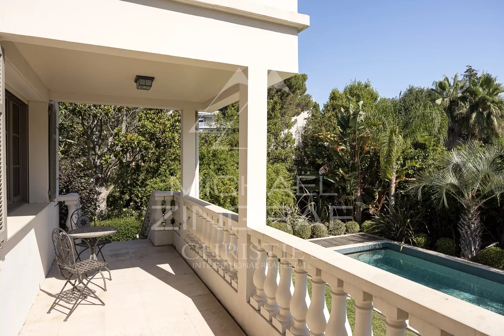 Exclusivity- Elegance and Comfort: Discover This Prestigious Home