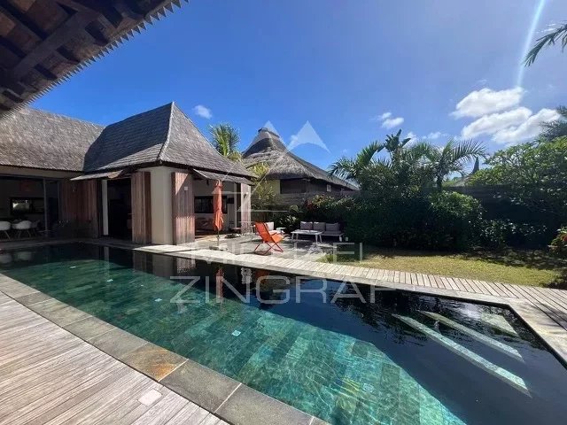 Balinese-Style Villa in Pereybere