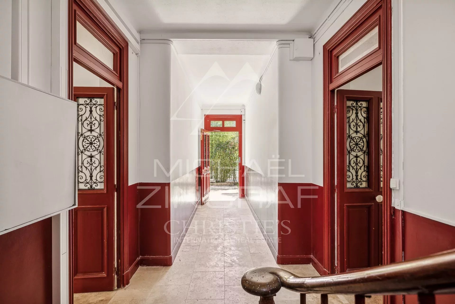 Superb 4-room bourgeois apartment with private garden