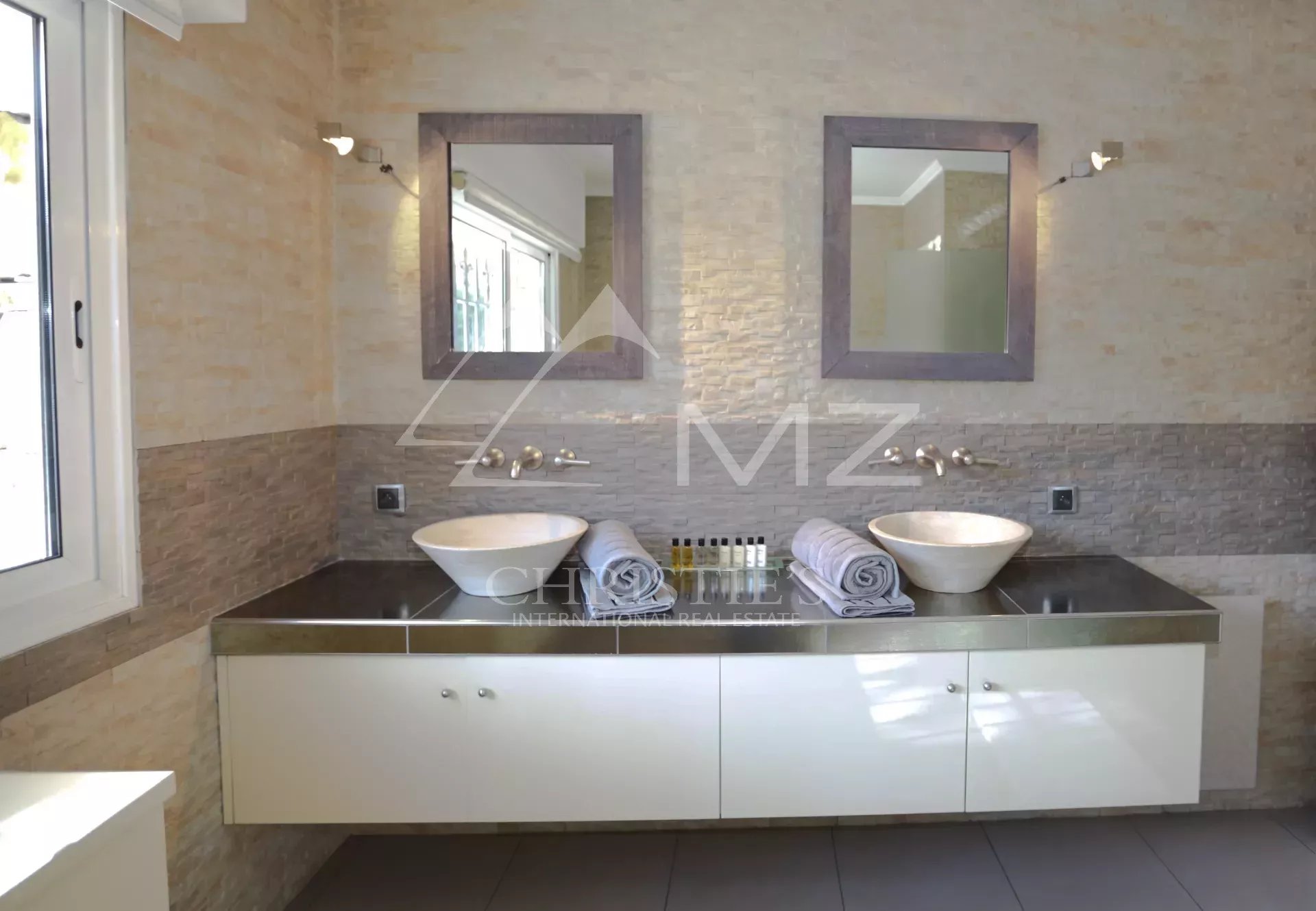 Villa de plain-pied proche Mougins Village