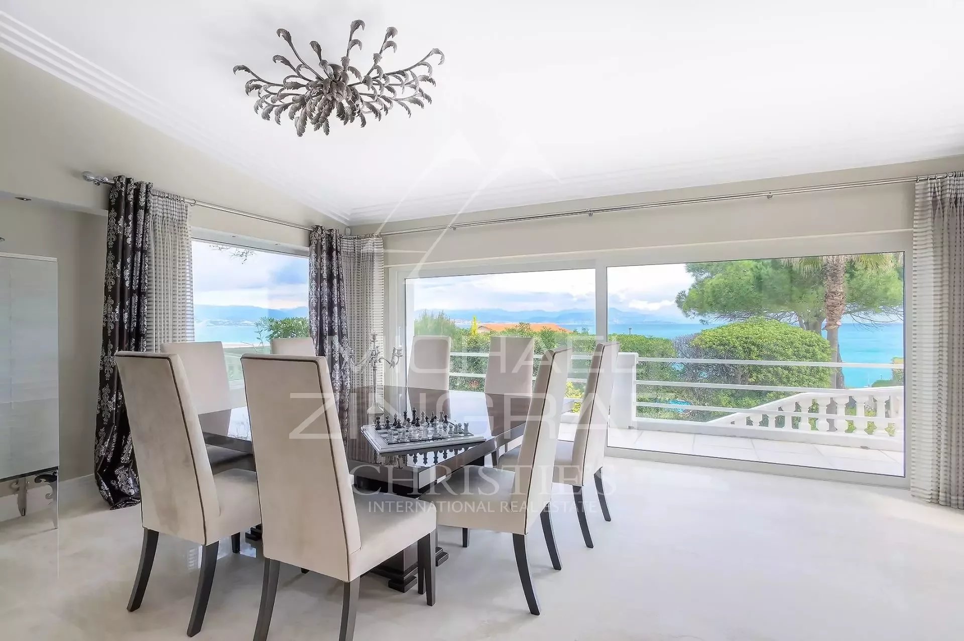 Cap d'Antibes - Superb villa with sea view