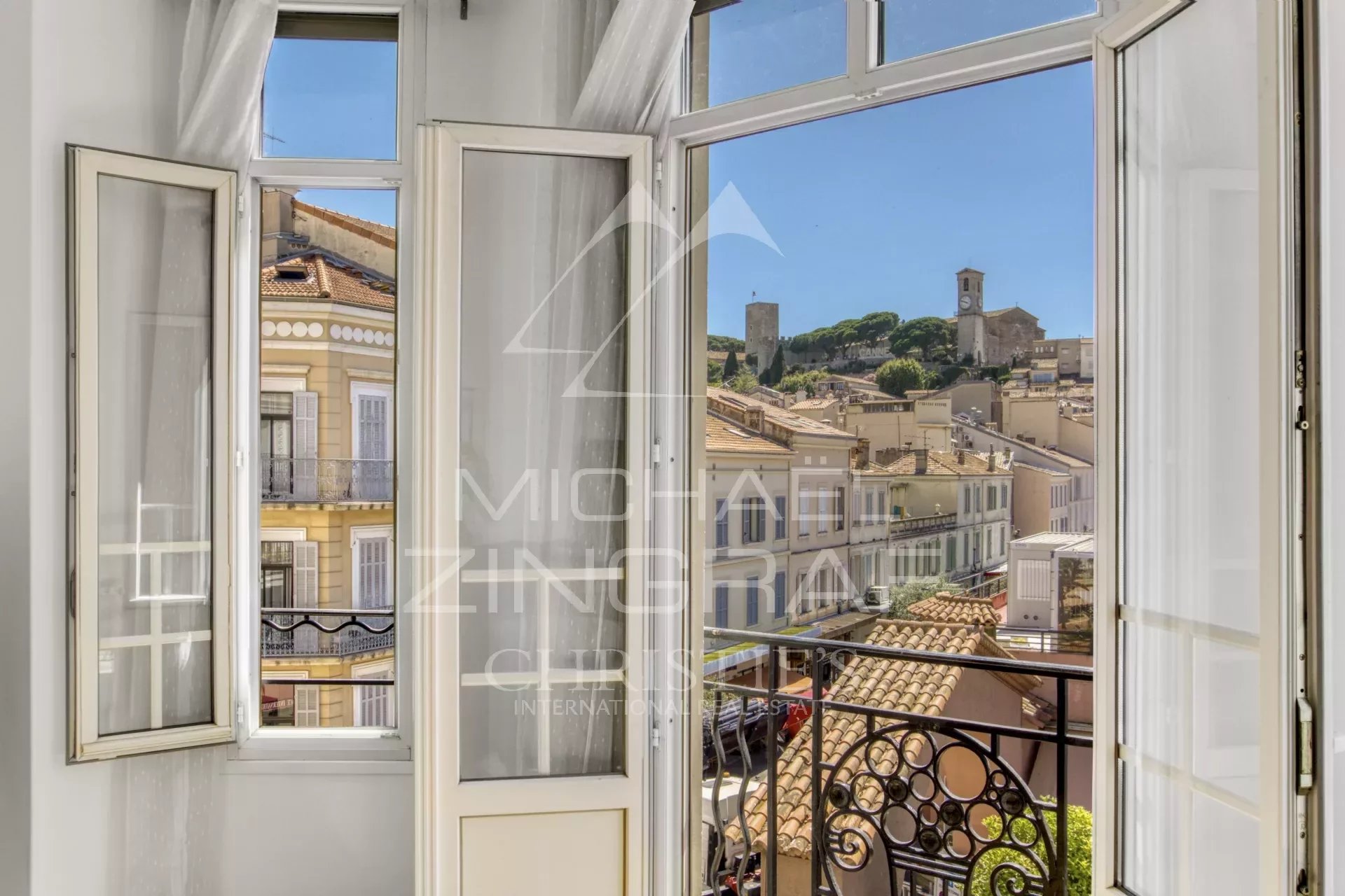 CANNES CENTRE - VIEUX-PORT. BEAUTIFUL 5-ROOM BOURGEOIS FLAT