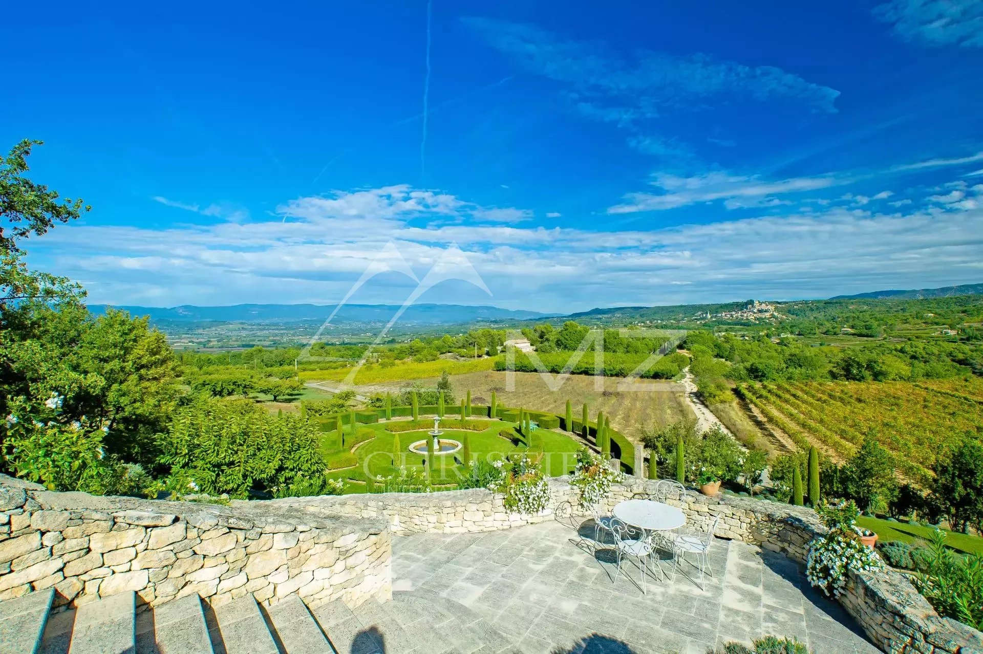 Bonnieux - Superbe mas avec tennis et prestations quasi hôtelières