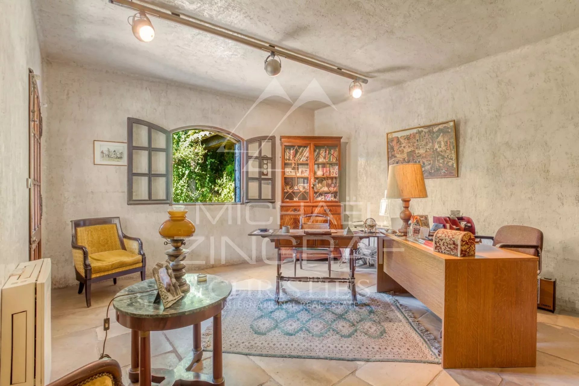 NICE RIMIEZ - PROVENCAL CHARACTER PROPERTY WITH POOL