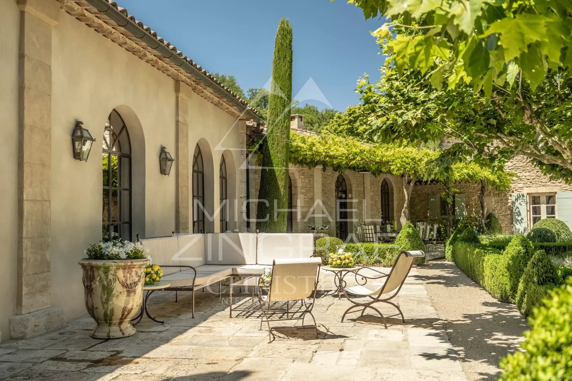 Exceptional property in the heart of the Luberon