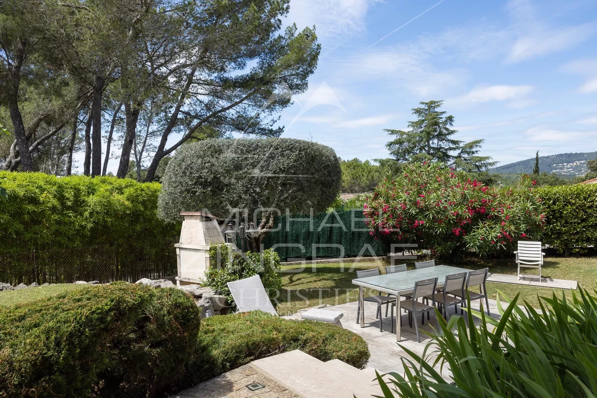 Villa plein soleil avec appartement annexe et piscine