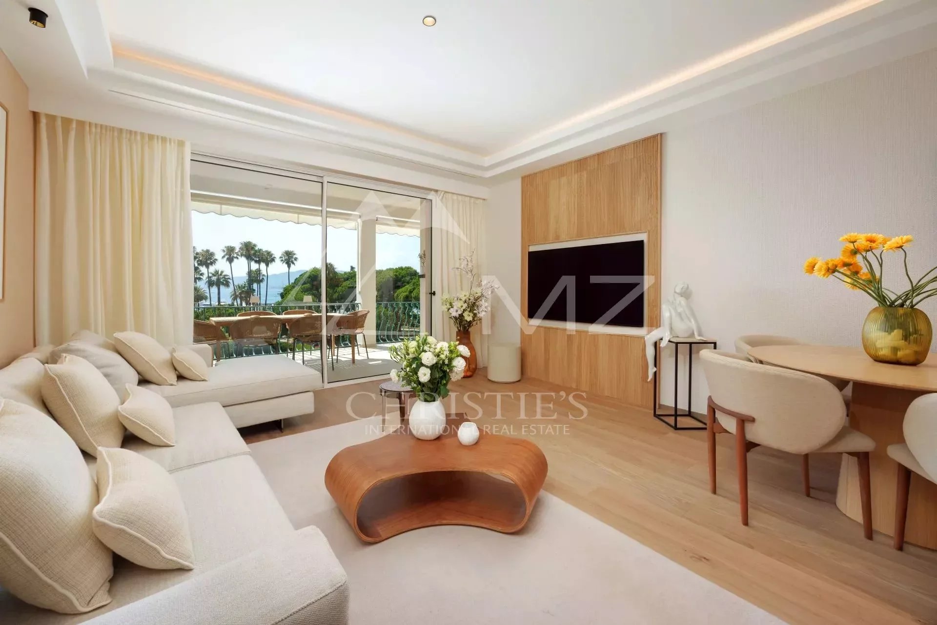 Cannes Croisette - Magnificent fully renovated flat