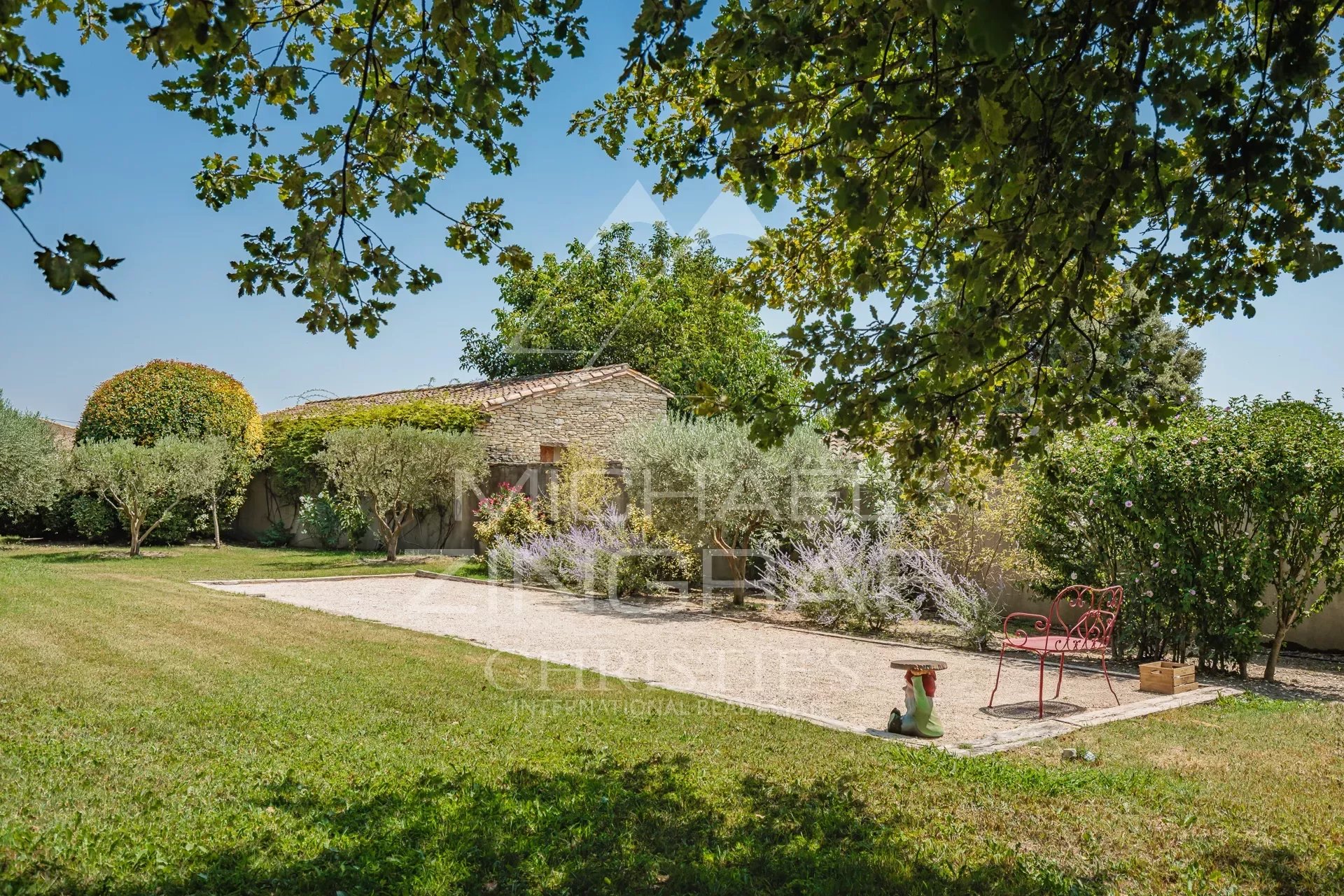 Gordes: Wunderschöne Villa aus Stein