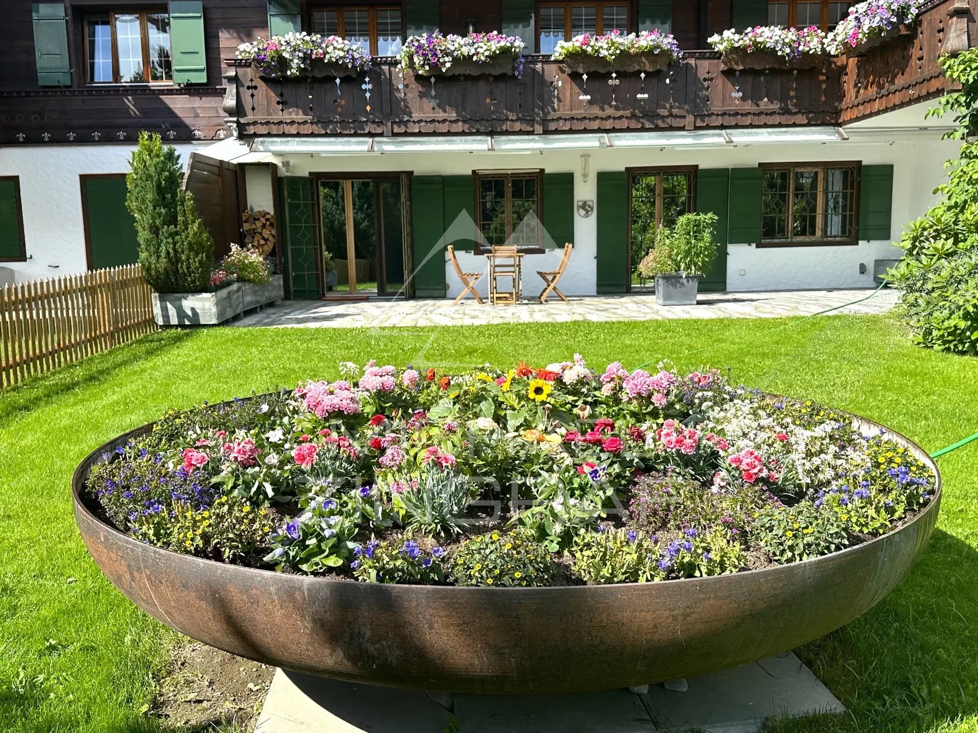 Rental-apartment with own garden in Gstaad