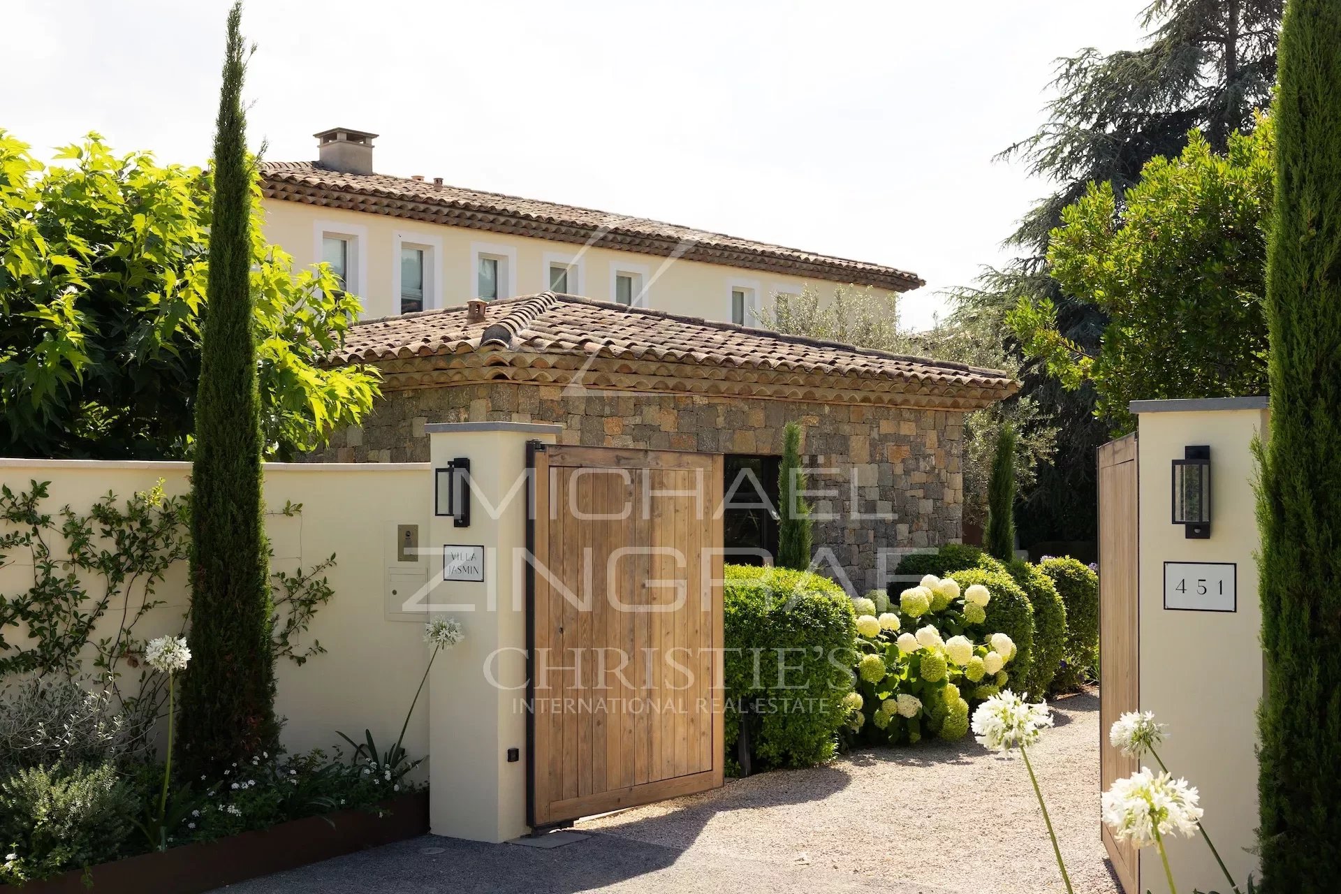 Close to Cannes - superb 4 bedroom villa