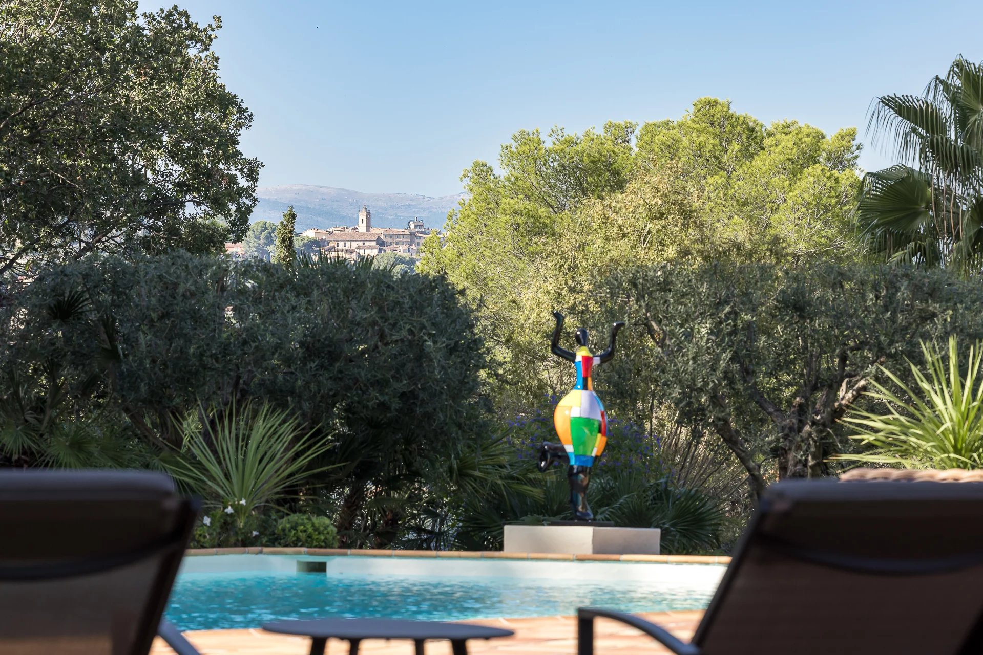 Superbe villa rénovée dans un écrin de verdure