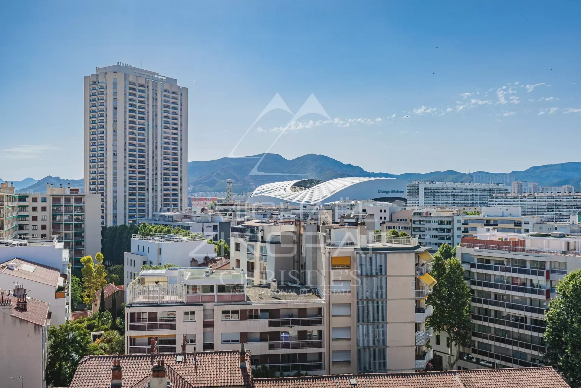 Marseille 8 Bezirk, Dachgeschosswohnung mit Terrasse