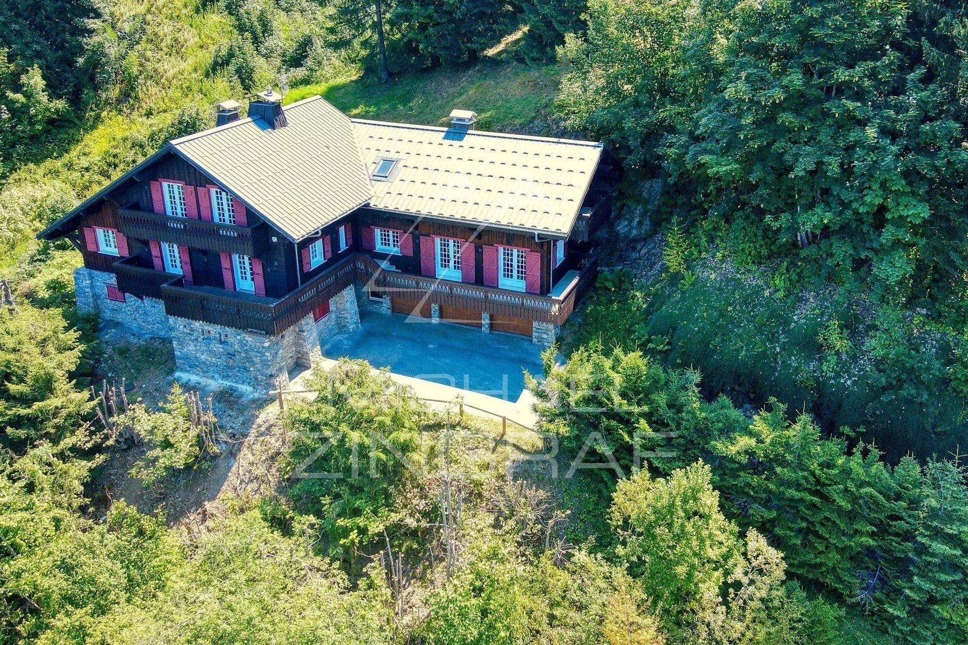 Renoviertes Chalet in Zentrumsnähe - Sechs Zimmer - Wunderschöner Panoramablick