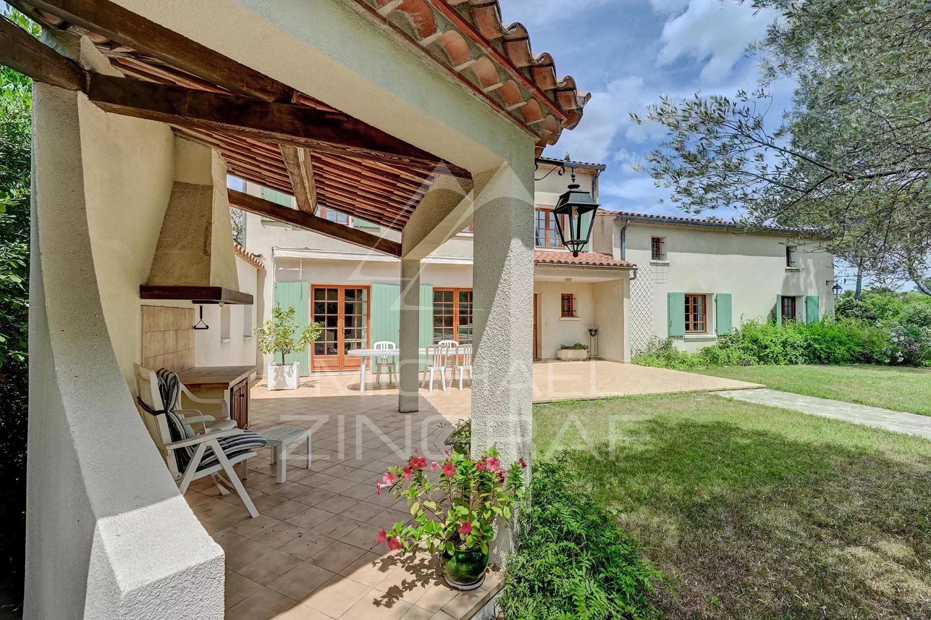 Nîmes : Belle maison familiale